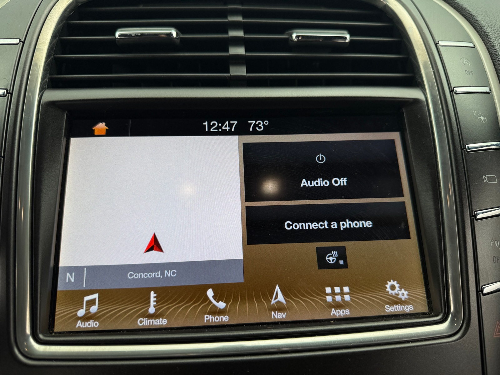 Thumbnail: 2019 Lincoln Nautilus - 3