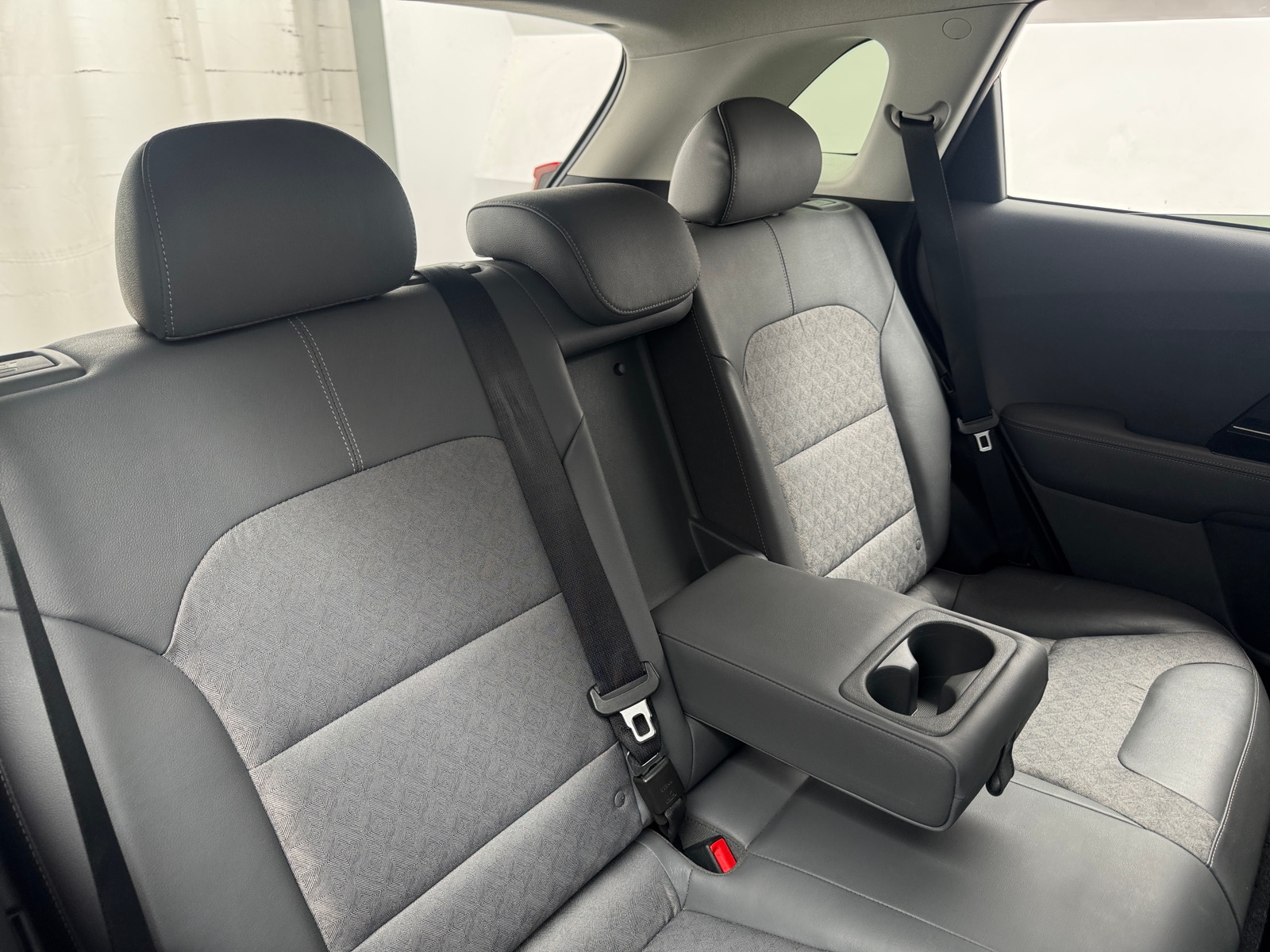 Thumbnail: 2019 Kia Niro - 6