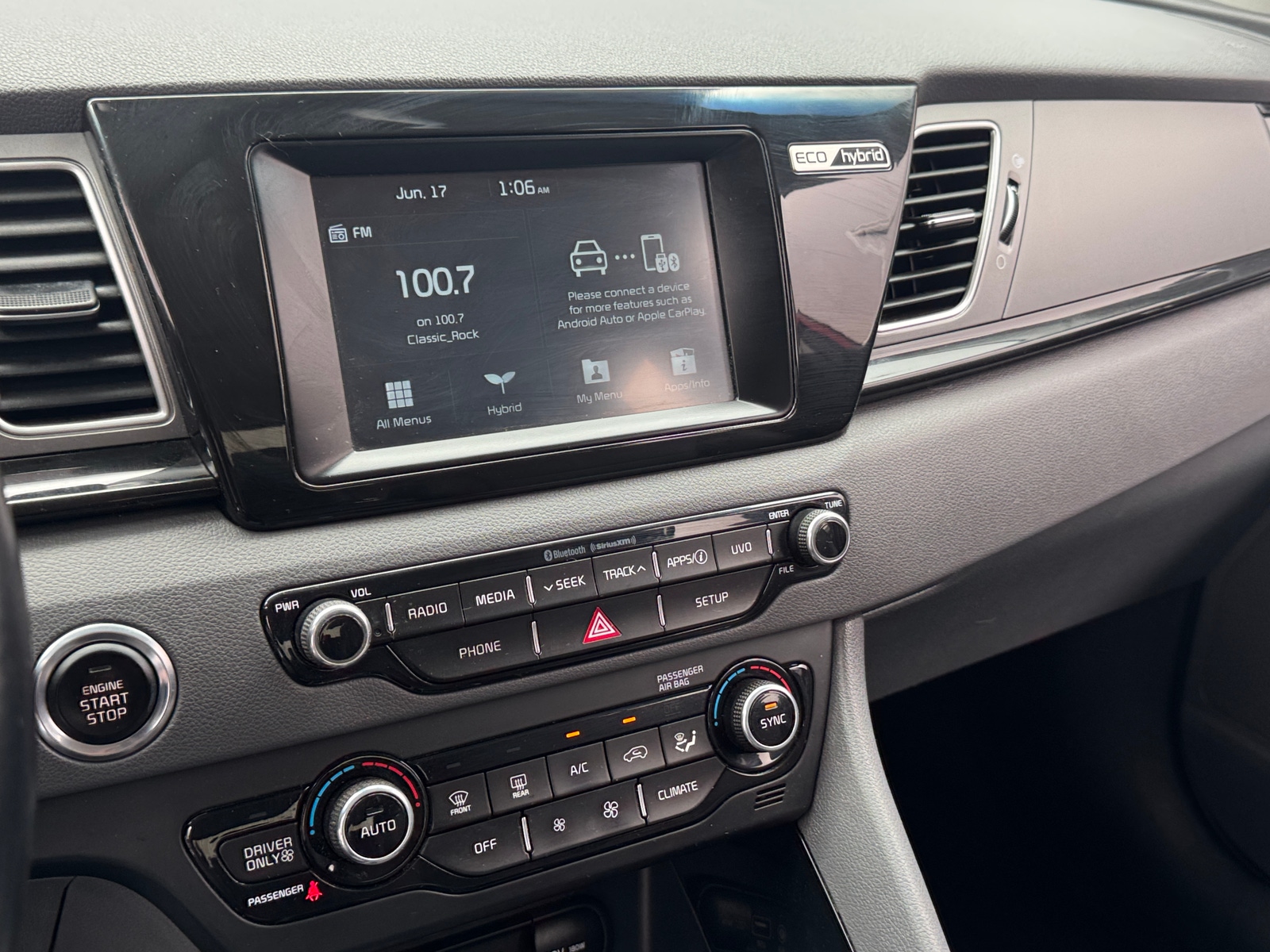 Thumbnail: 2019 Kia Niro - 4