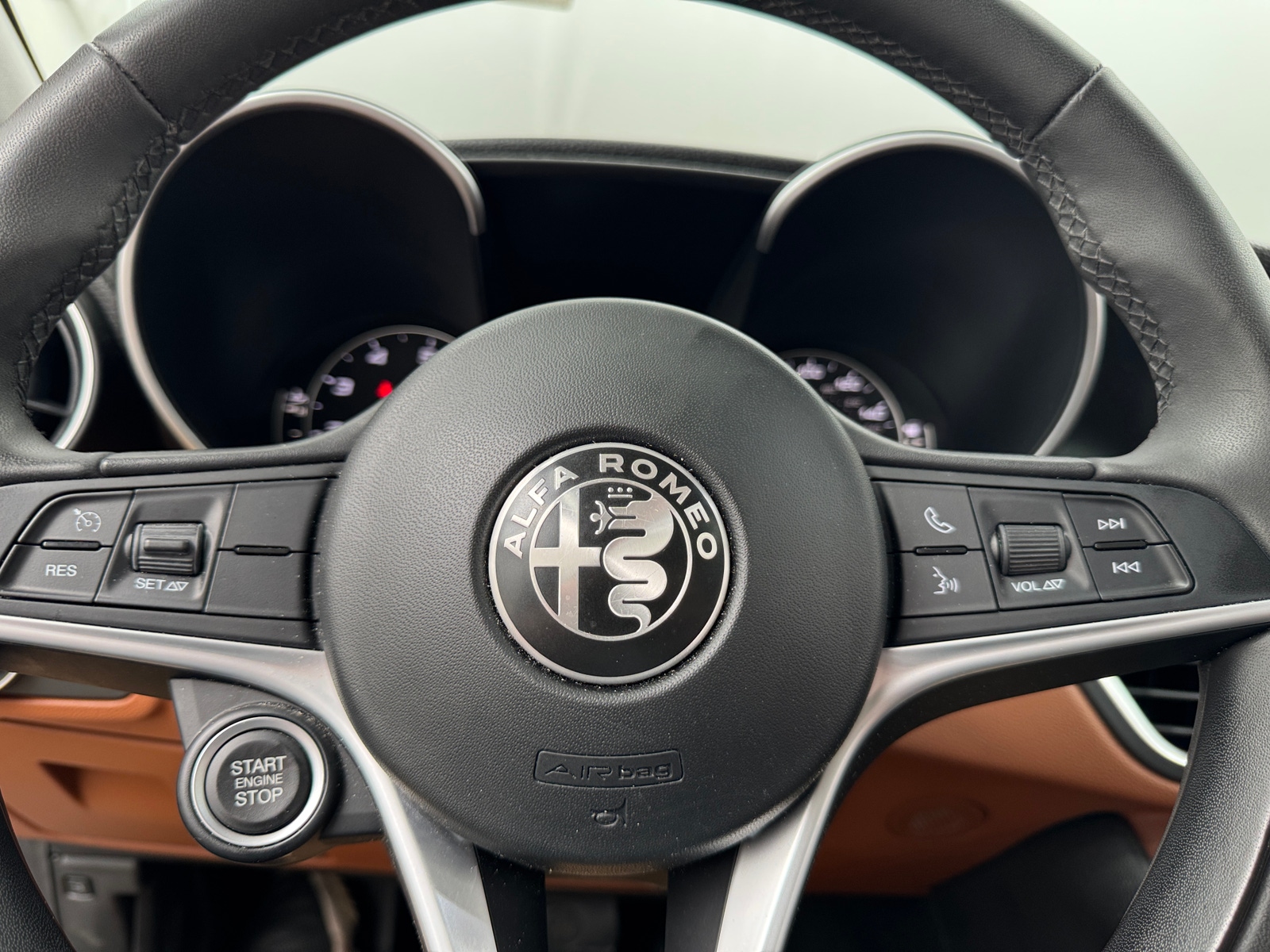 Thumbnail: 2018 Alfa Romeo Giulia - 4