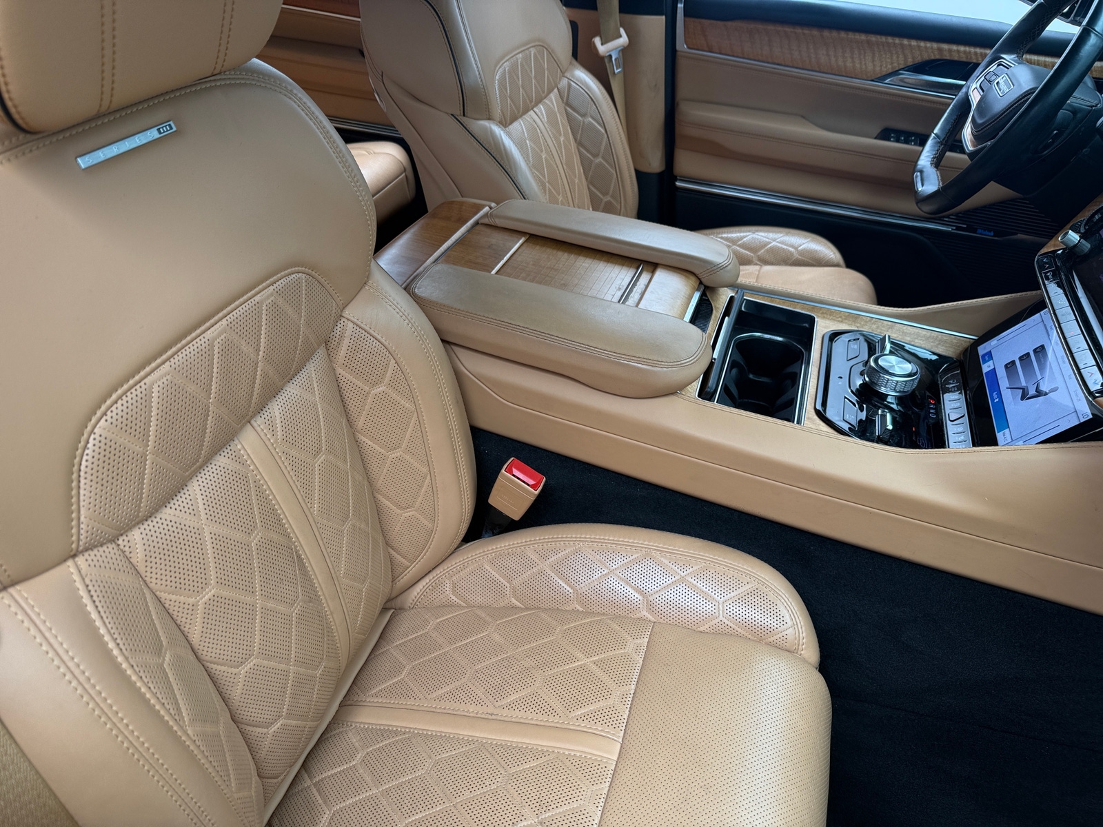 Thumbnail: 2022 Jeep Grand Wagoneer - 2