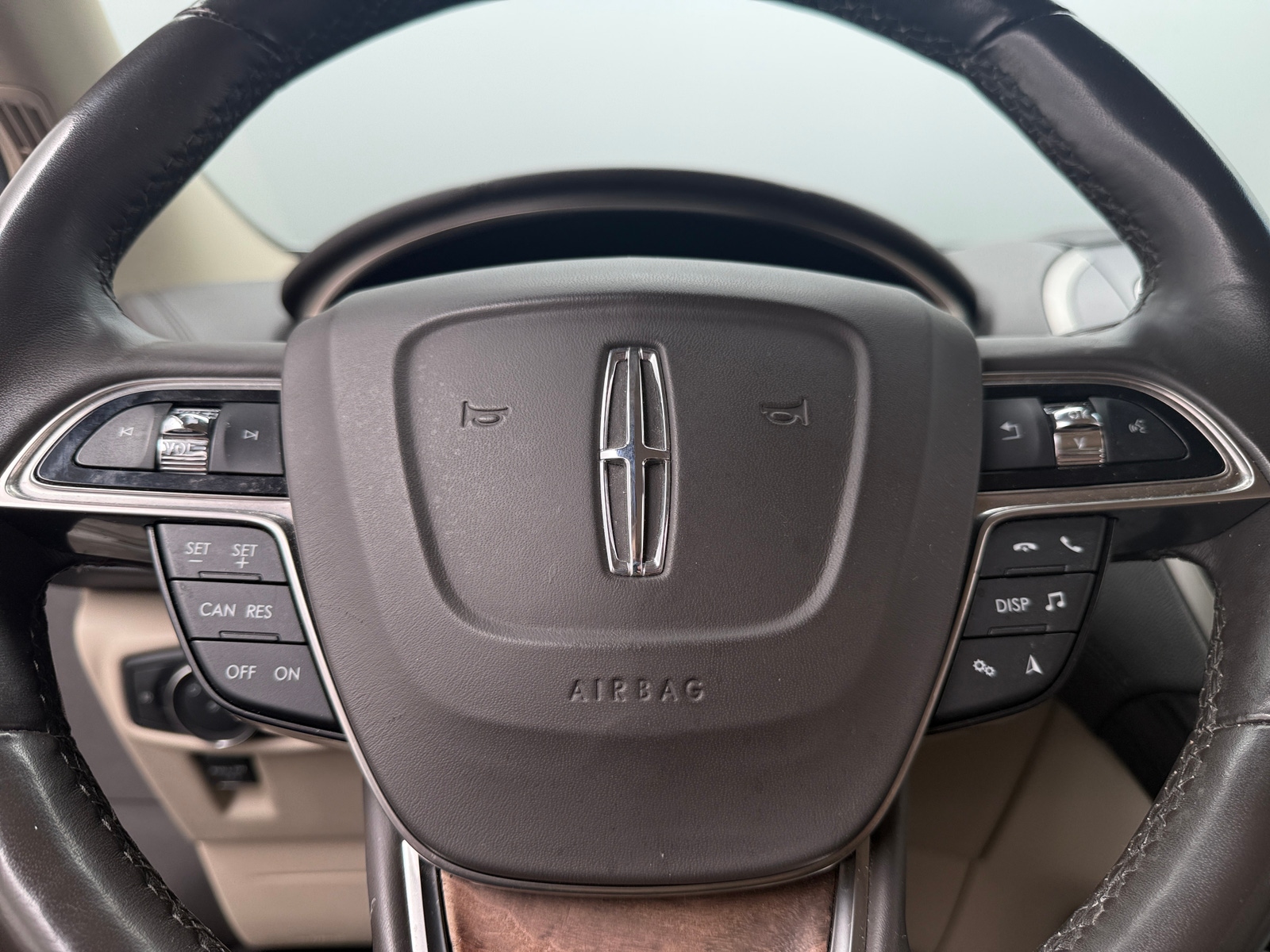 Thumbnail: 2019 Lincoln Nautilus - 4