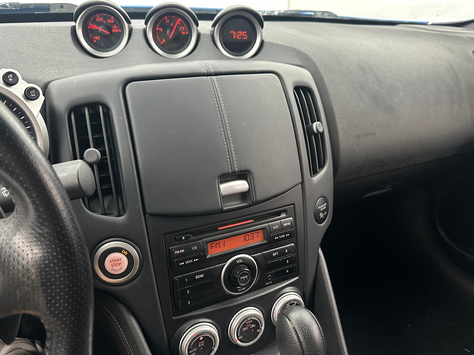 Thumbnail: 2011 Nissan Z - 4