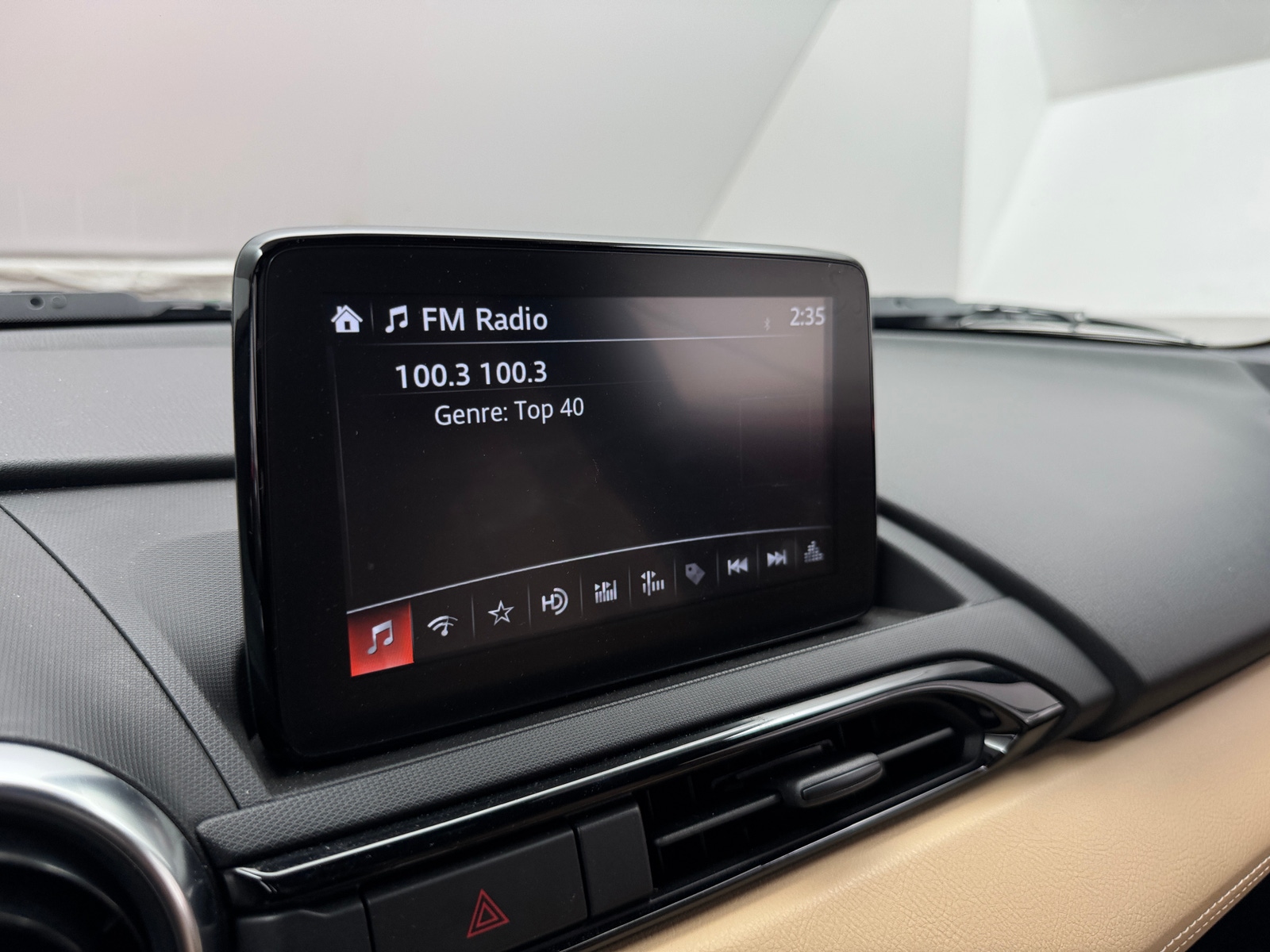 Thumbnail: 2019 Mazda MX-5 Miata - 3