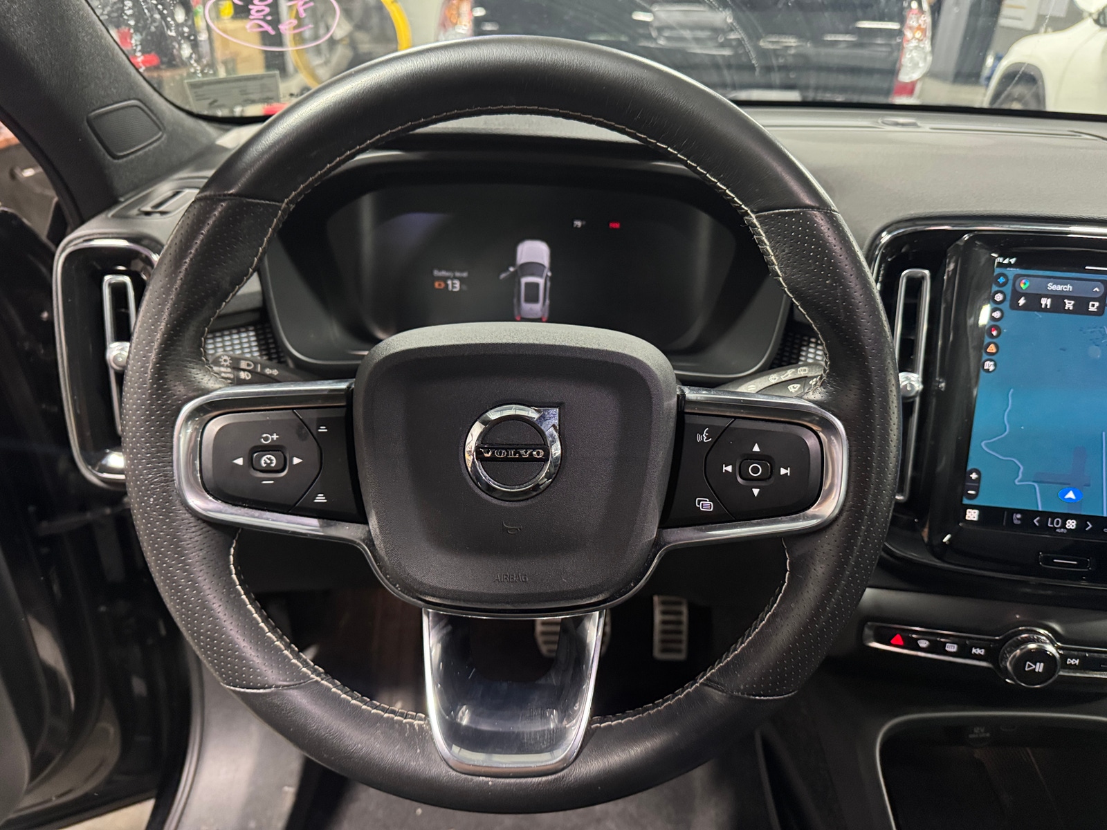 Thumbnail: 2021 Volvo XC40 - 4