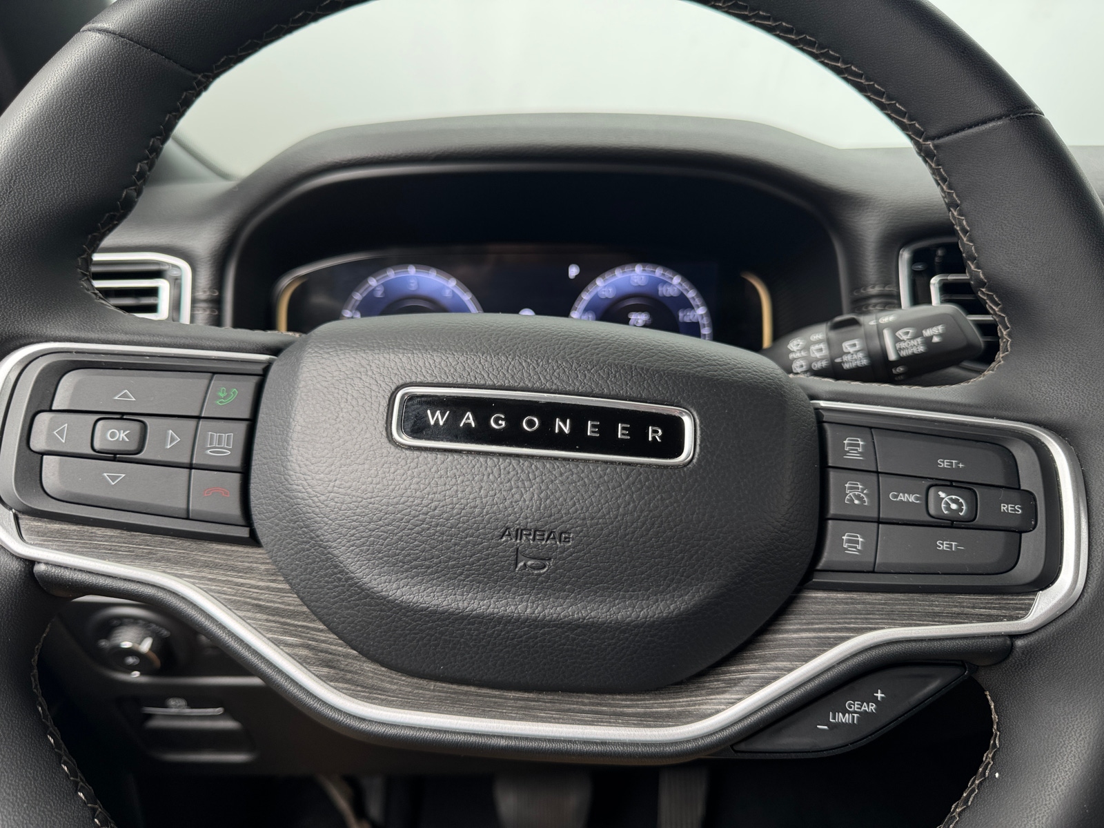 Thumbnail: 2024 Jeep Wagoneer - 4