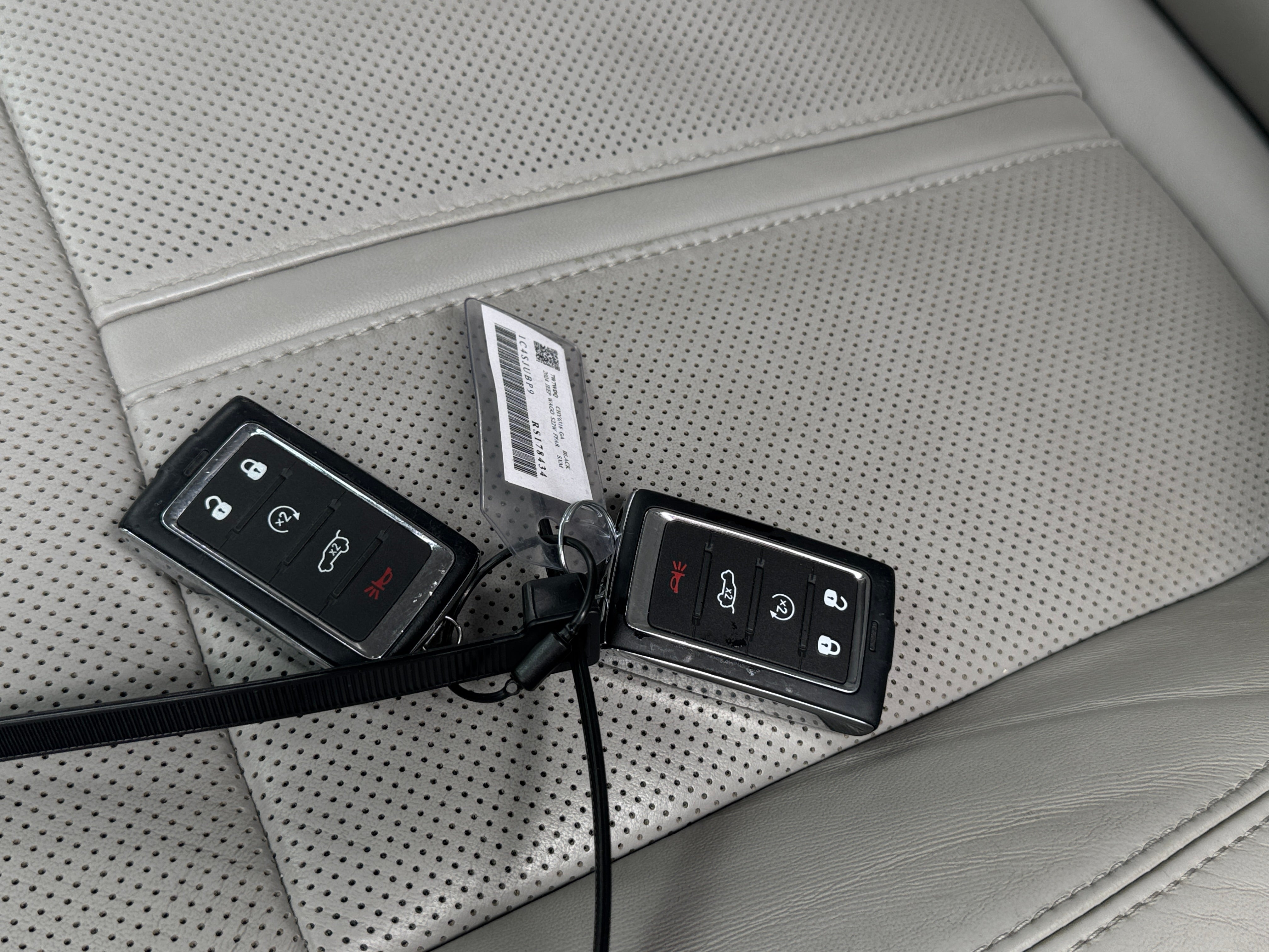 2024 Jeep Wagoneer L Series II - Photo 11
