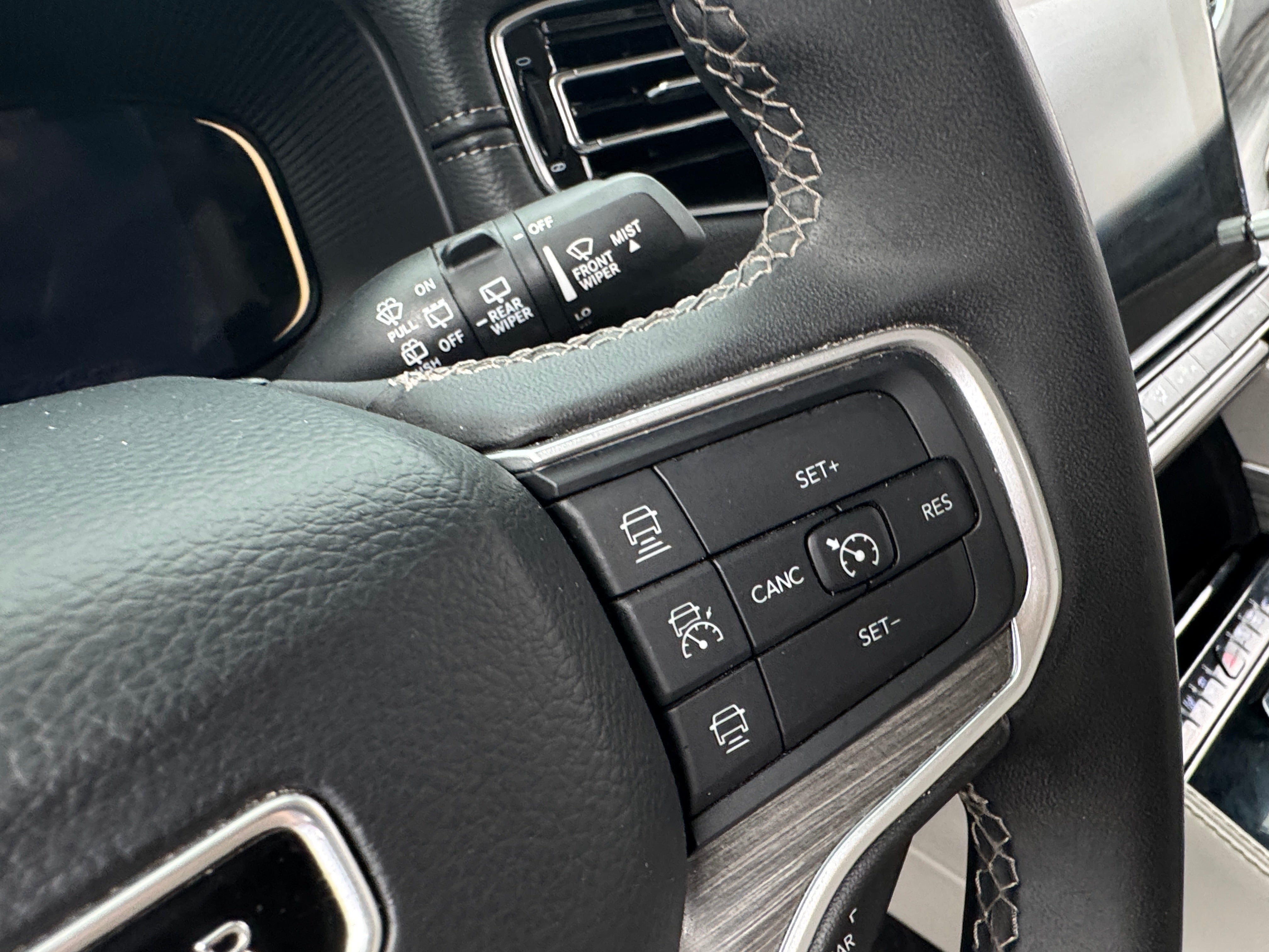 2024 Jeep Wagoneer L Series II - Photo 23