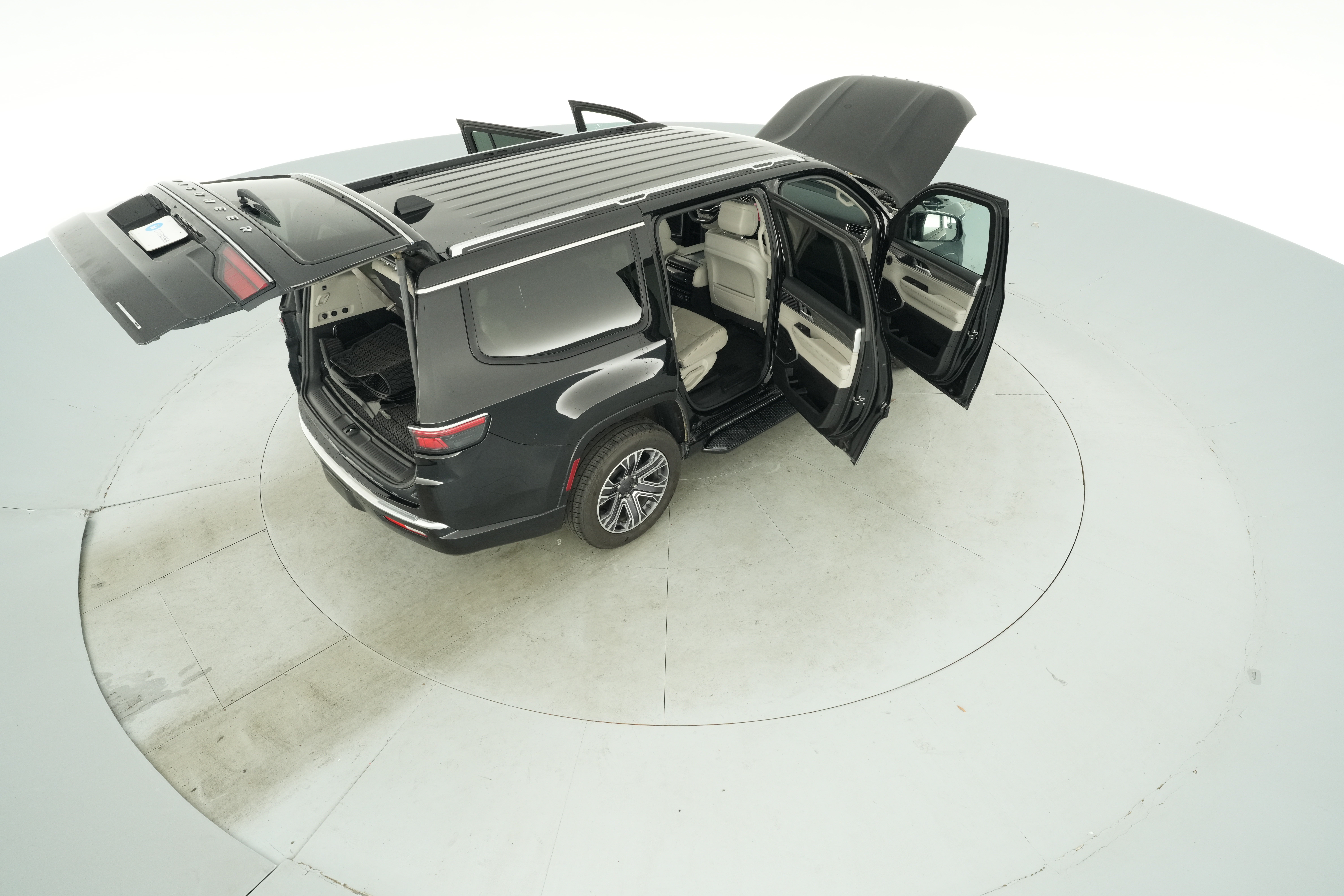 2024 Jeep Wagoneer L Series II - Photo 39