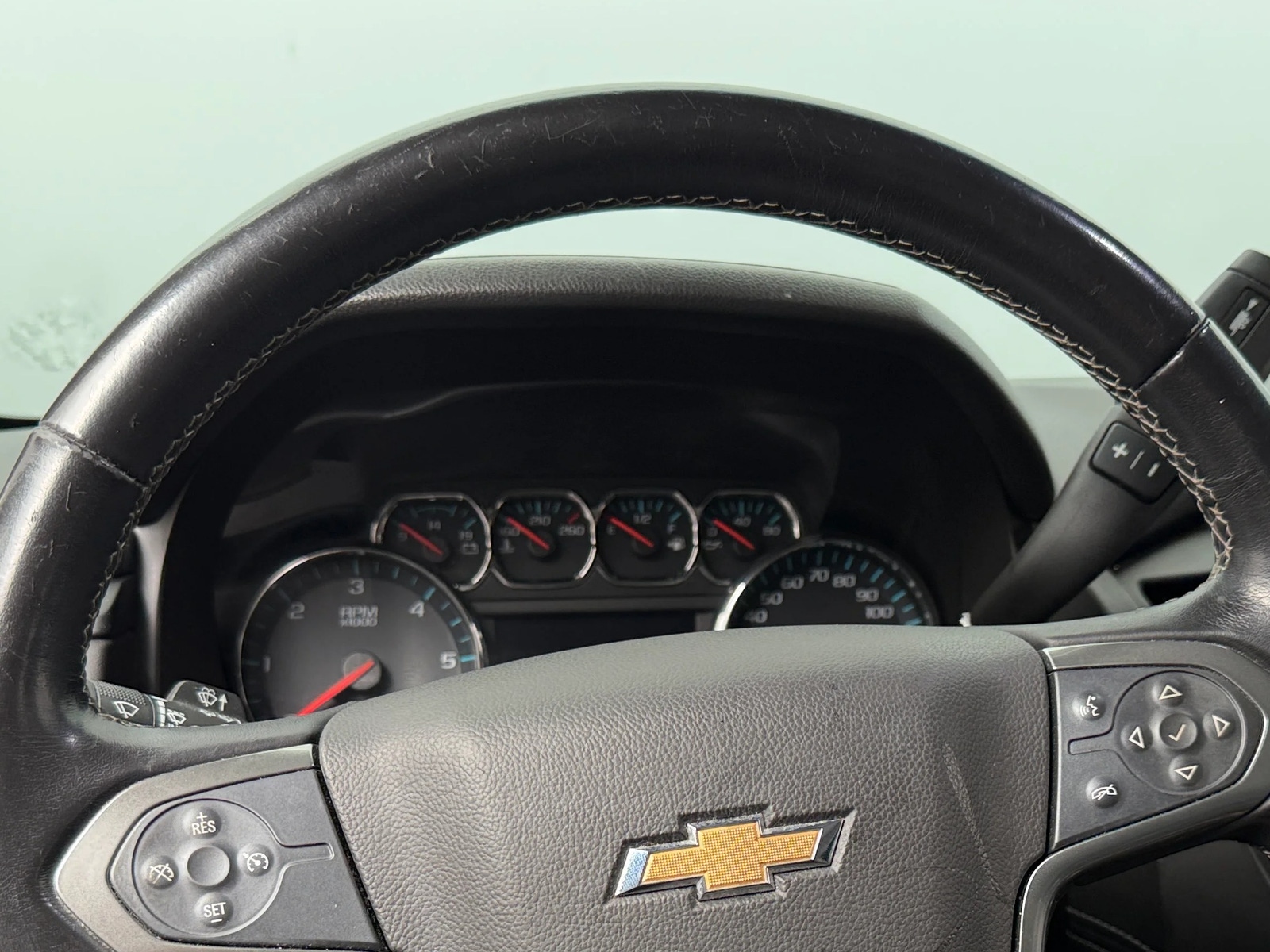 Thumbnail: 2019 Chevrolet Suburban - 5