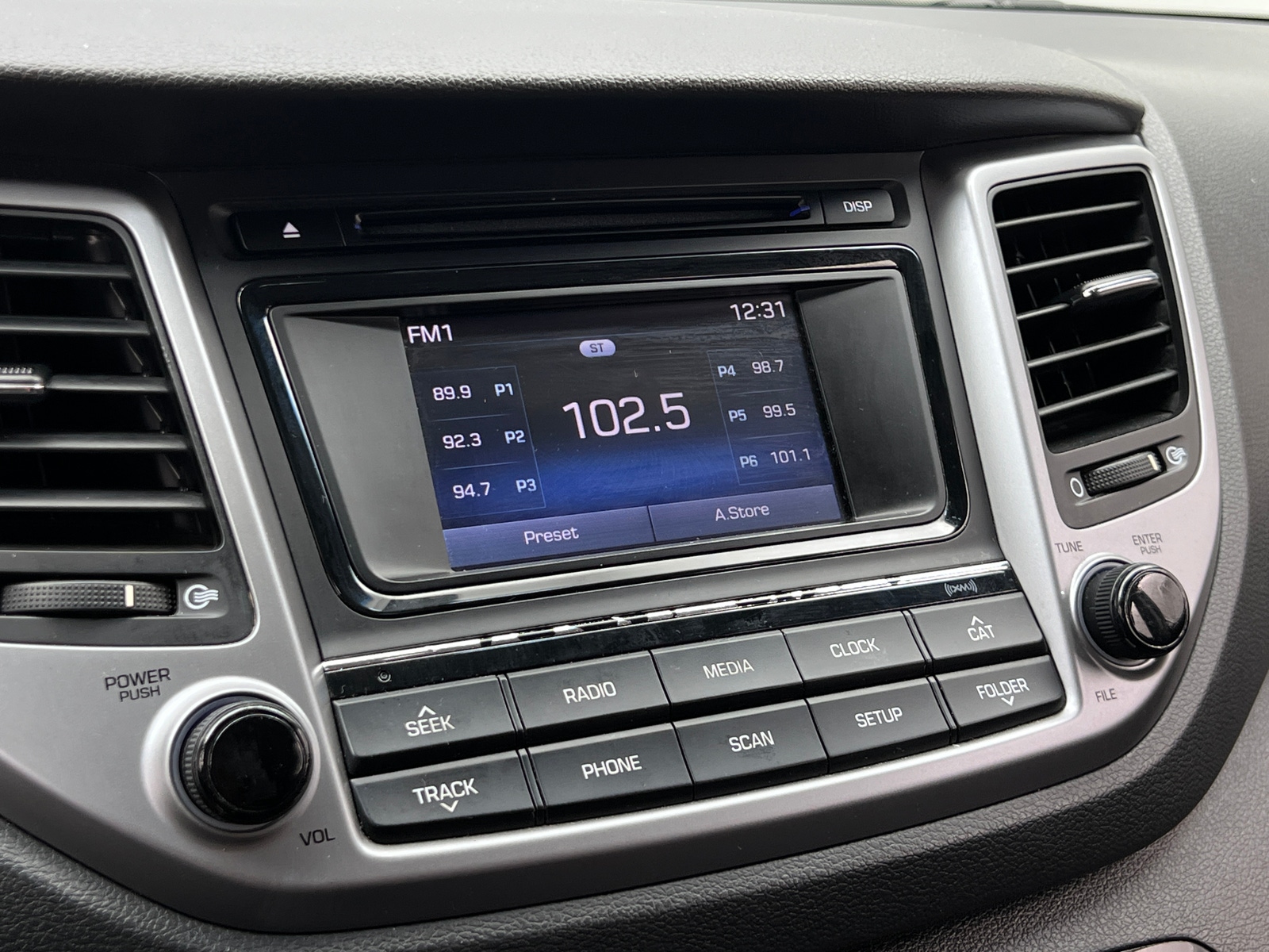 Thumbnail: 2017 Hyundai Tucson - 4