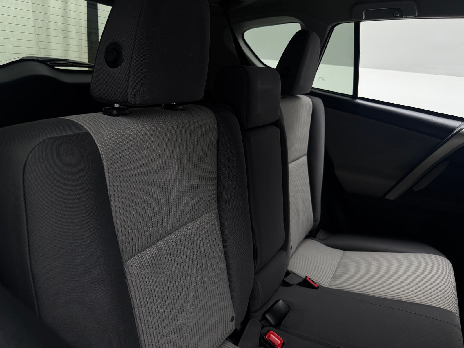 Thumbnail: 2015 Toyota RAV4 - 6