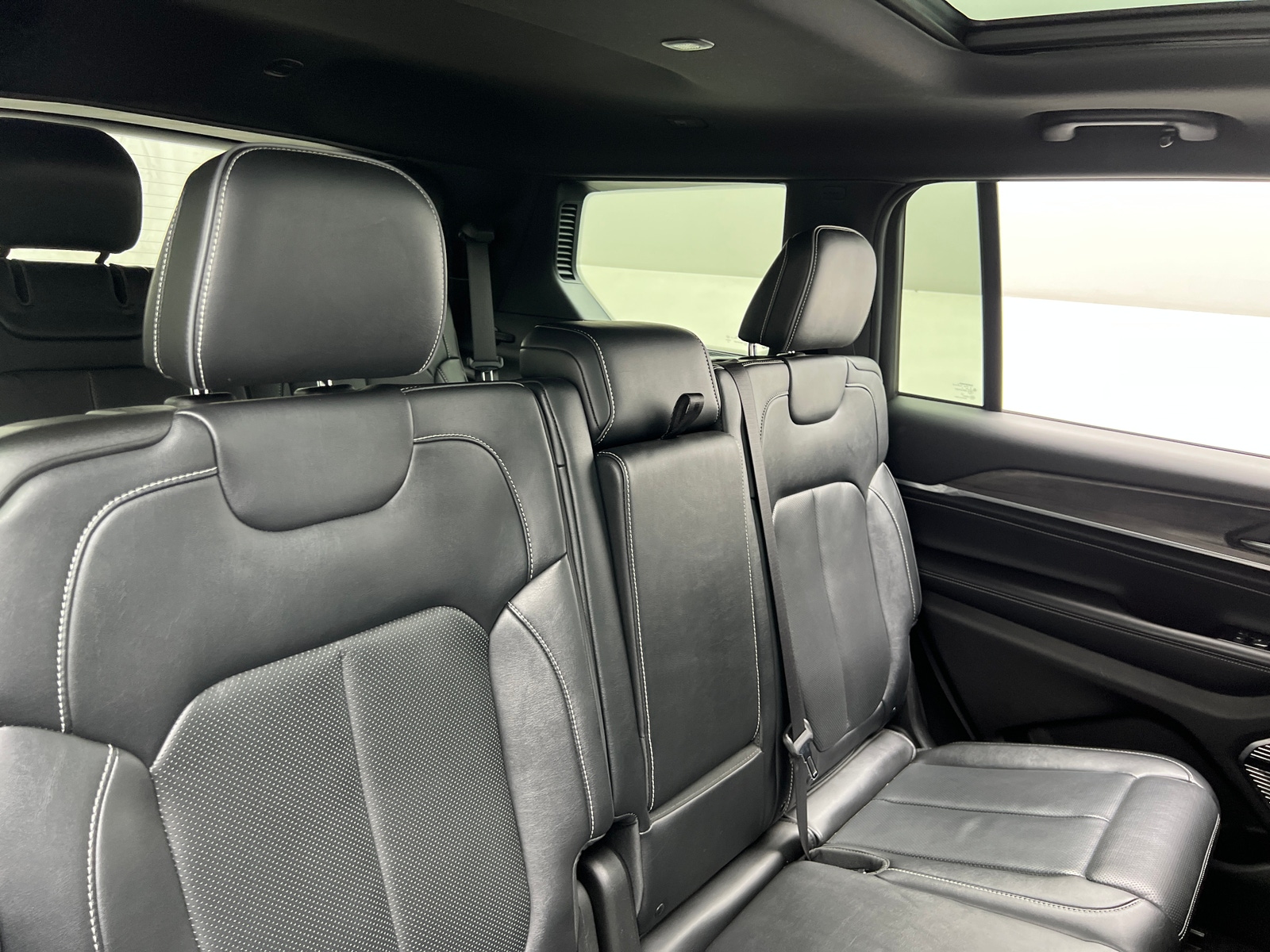 Thumbnail: 2022 Jeep Grand Cherokee L - 5