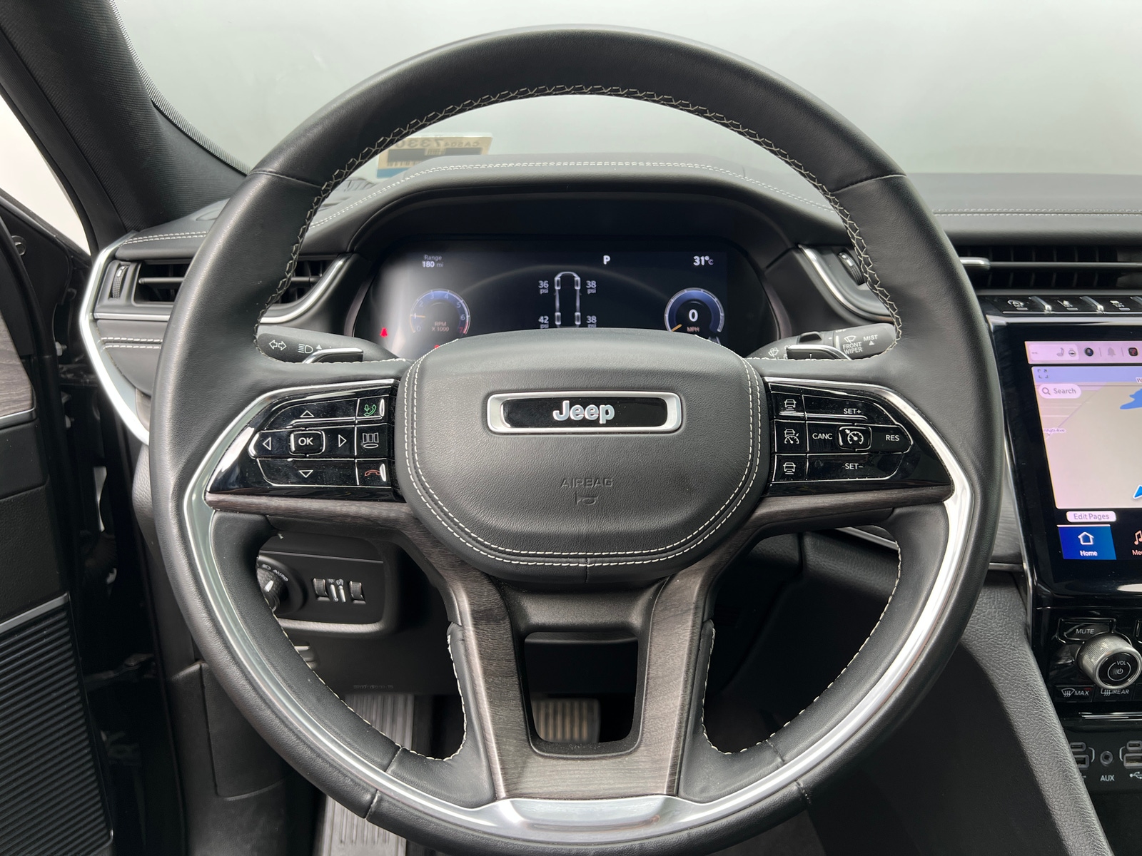 Thumbnail: 2022 Jeep Grand Cherokee L - 4