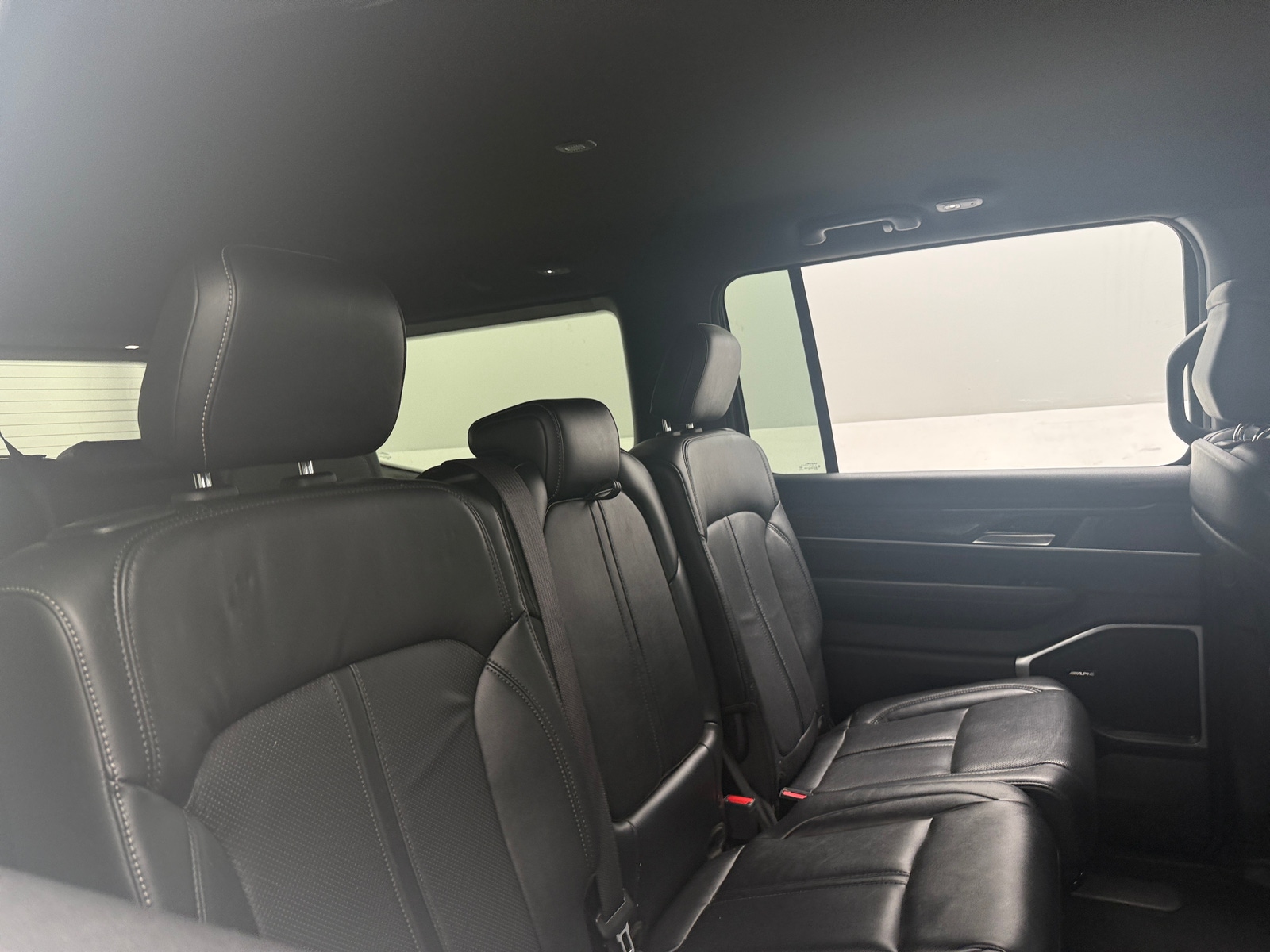 Thumbnail: 2022 Jeep Wagoneer - 5