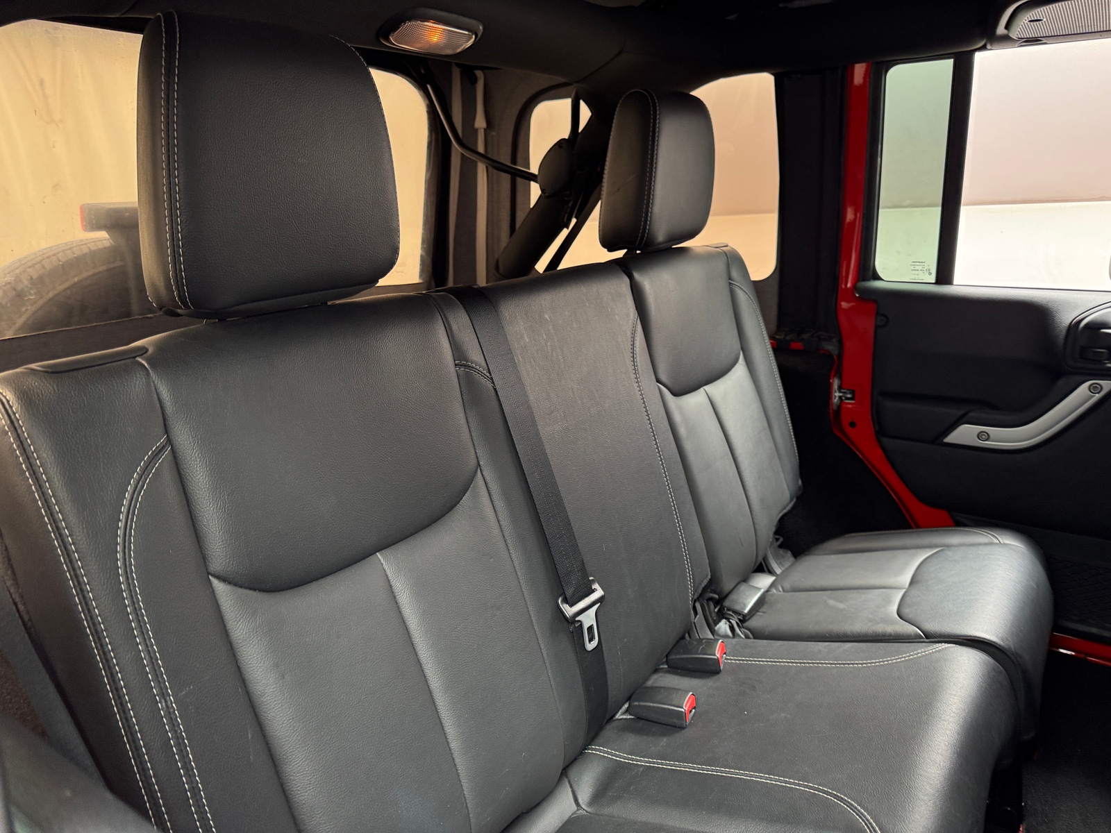 Thumbnail: 2016 Jeep Wrangler - 6