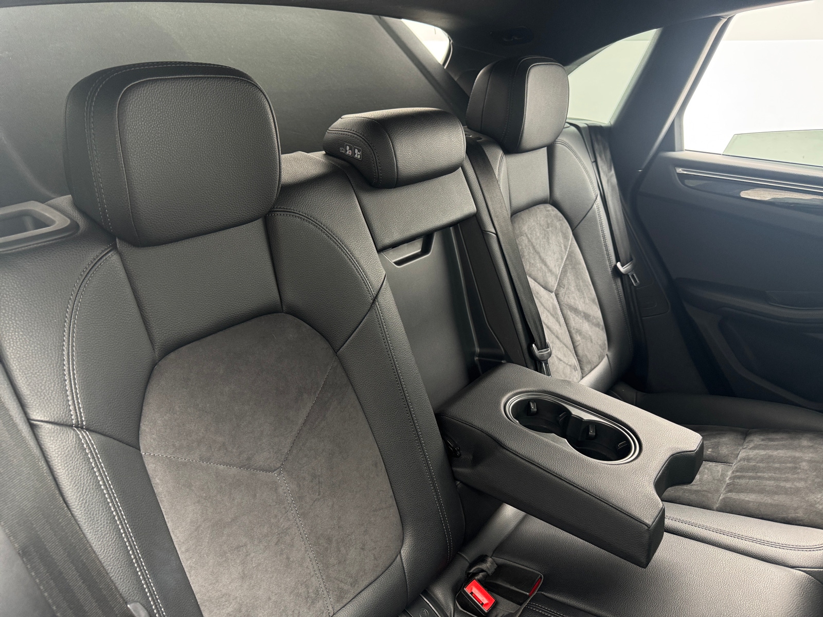 Thumbnail: 2018 Porsche Macan - 5
