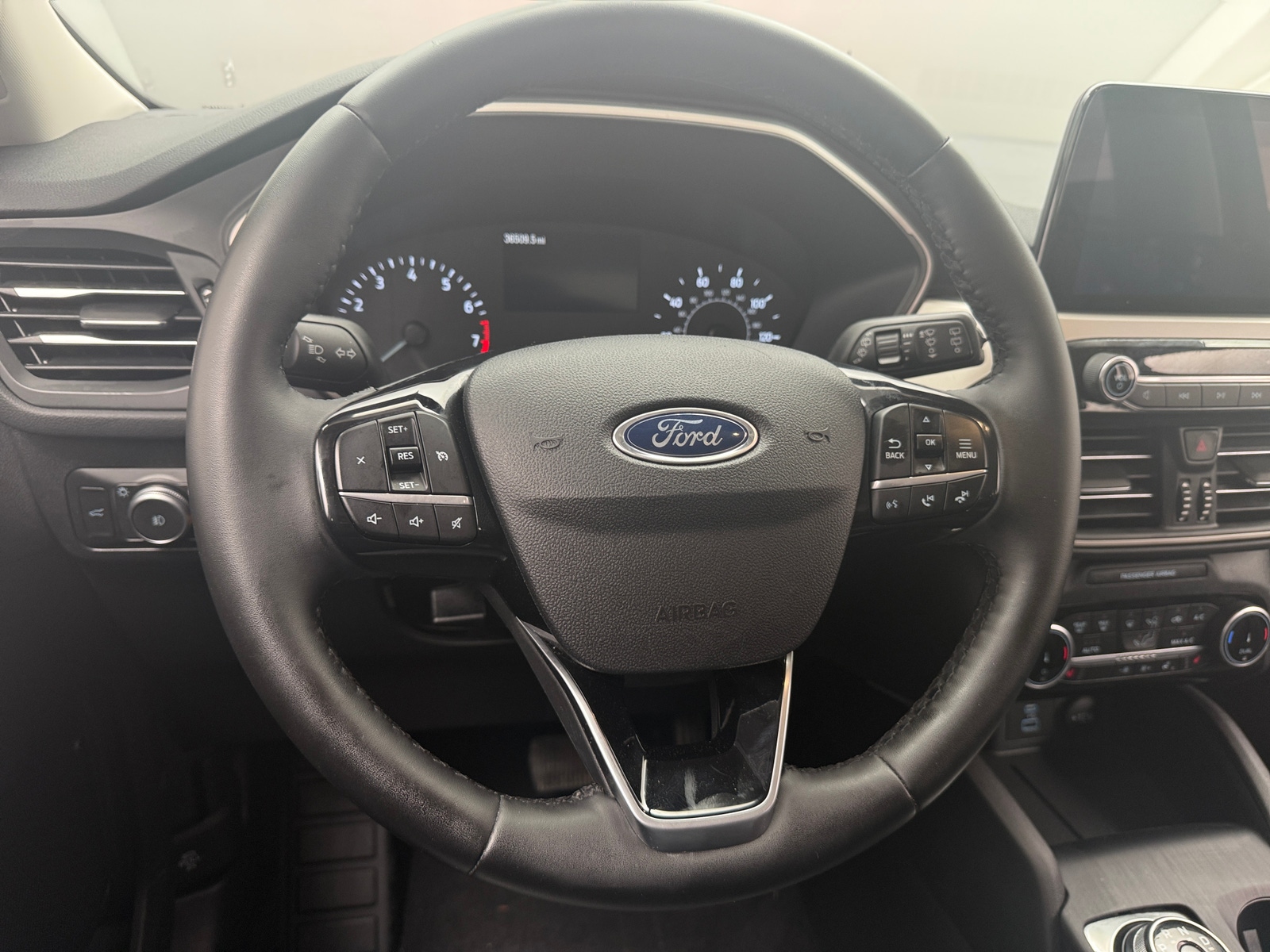 Thumbnail: 2022 Ford Escape - 4