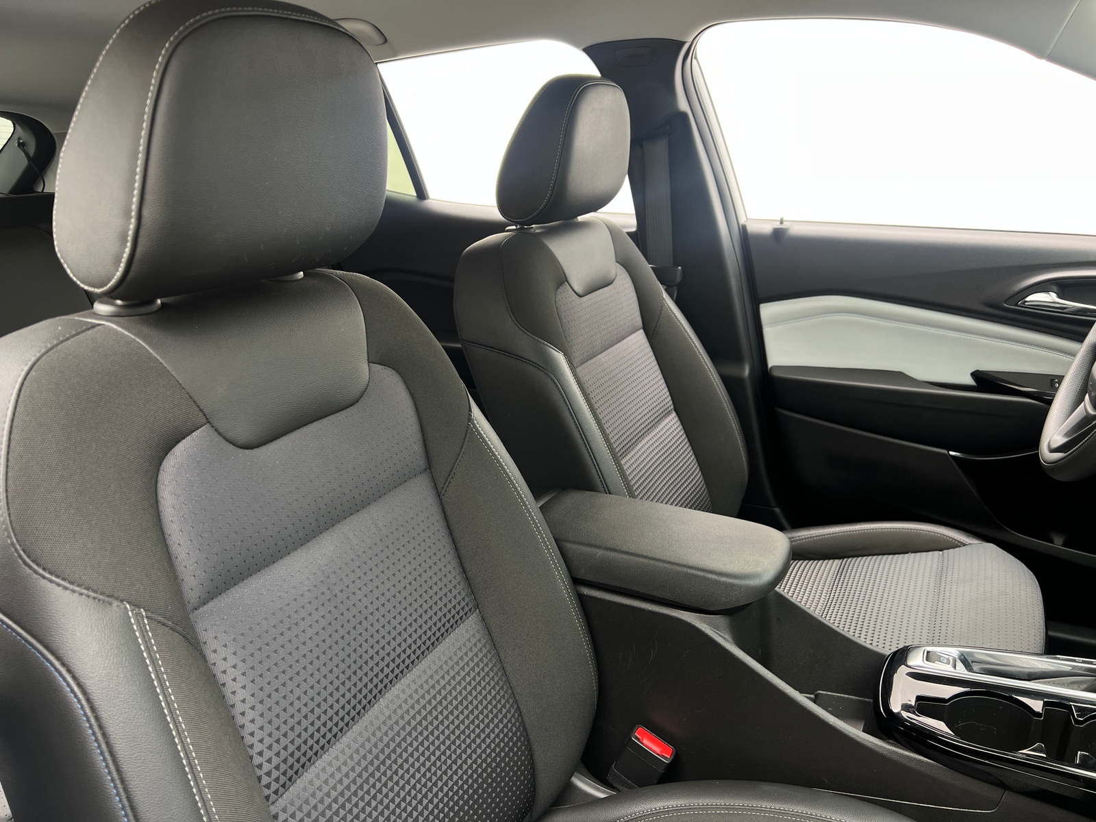 Thumbnail: 2025 Chevrolet Trax - 2
