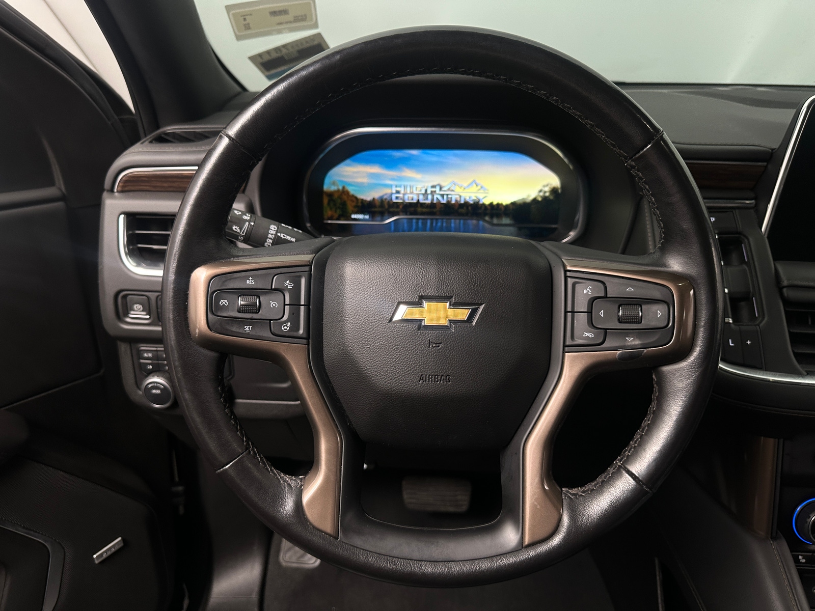 Thumbnail: 2023 Chevrolet Suburban - 4