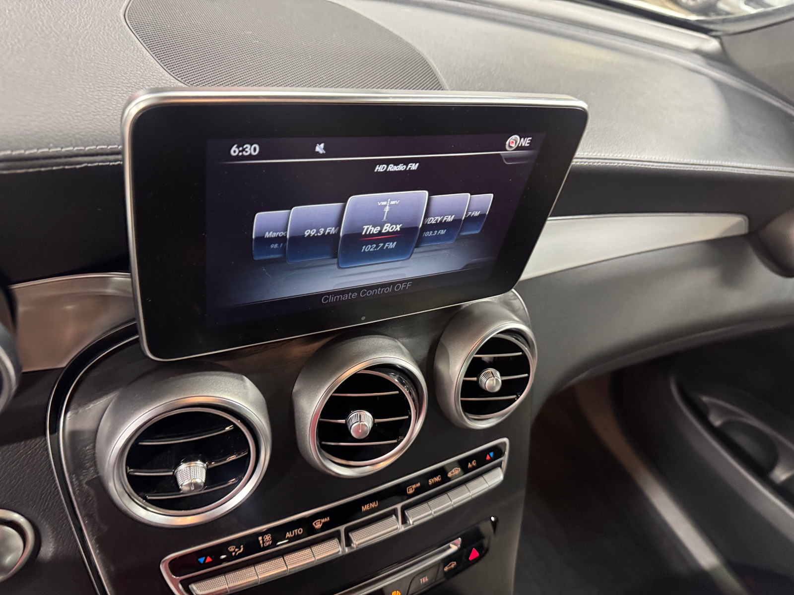 Thumbnail: 2016 Mercedes-Benz GLC - 3