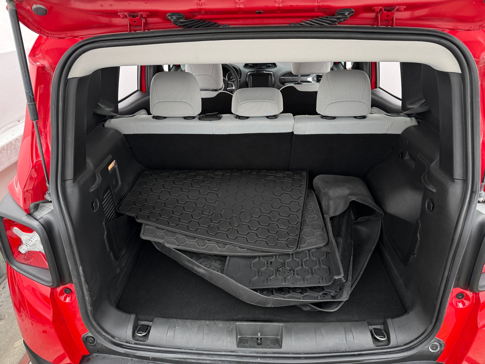 Thumbnail: 2021 Jeep Renegade - 7