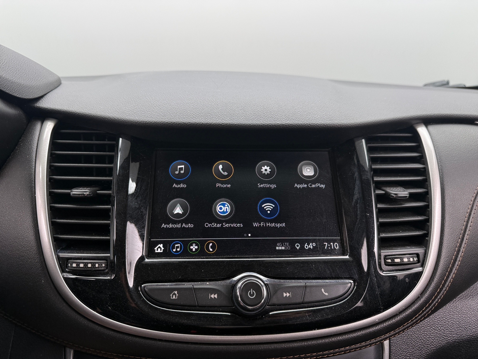 Thumbnail: 2018 Chevrolet Trax - 4