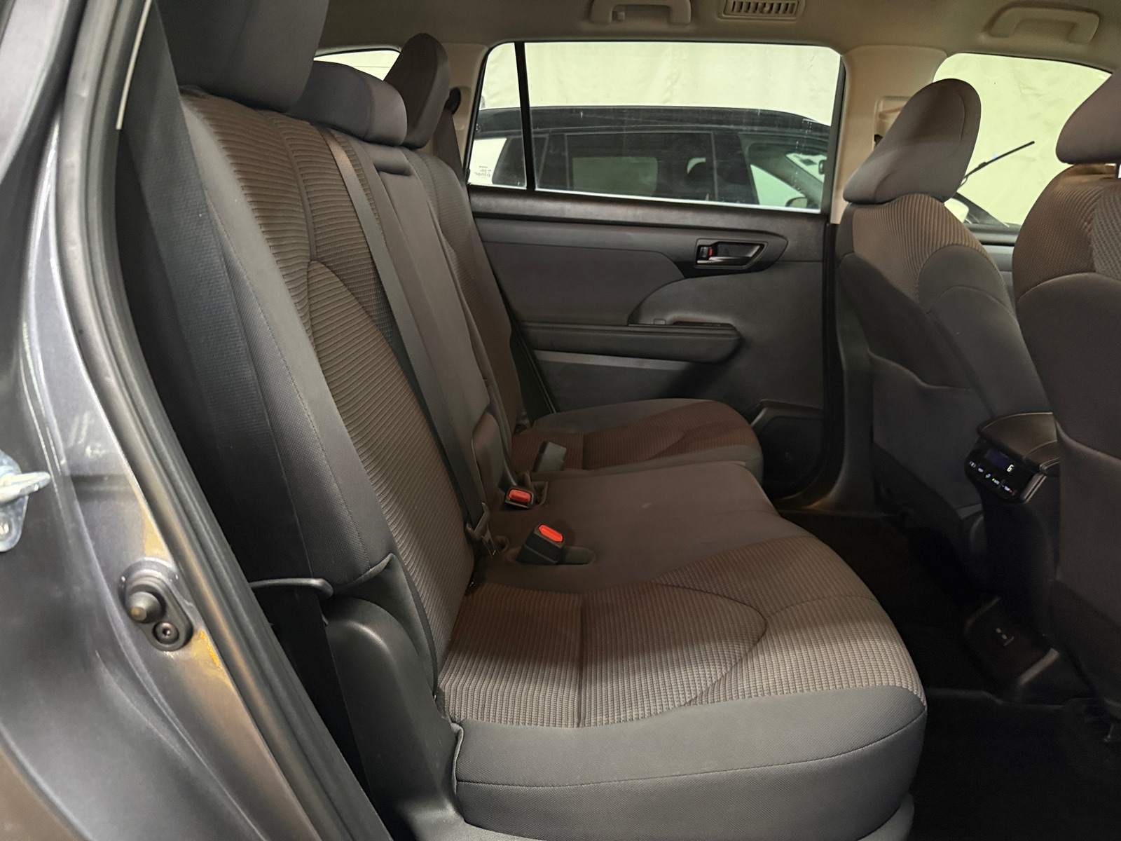 Thumbnail: 2023 Toyota Highlander - 6