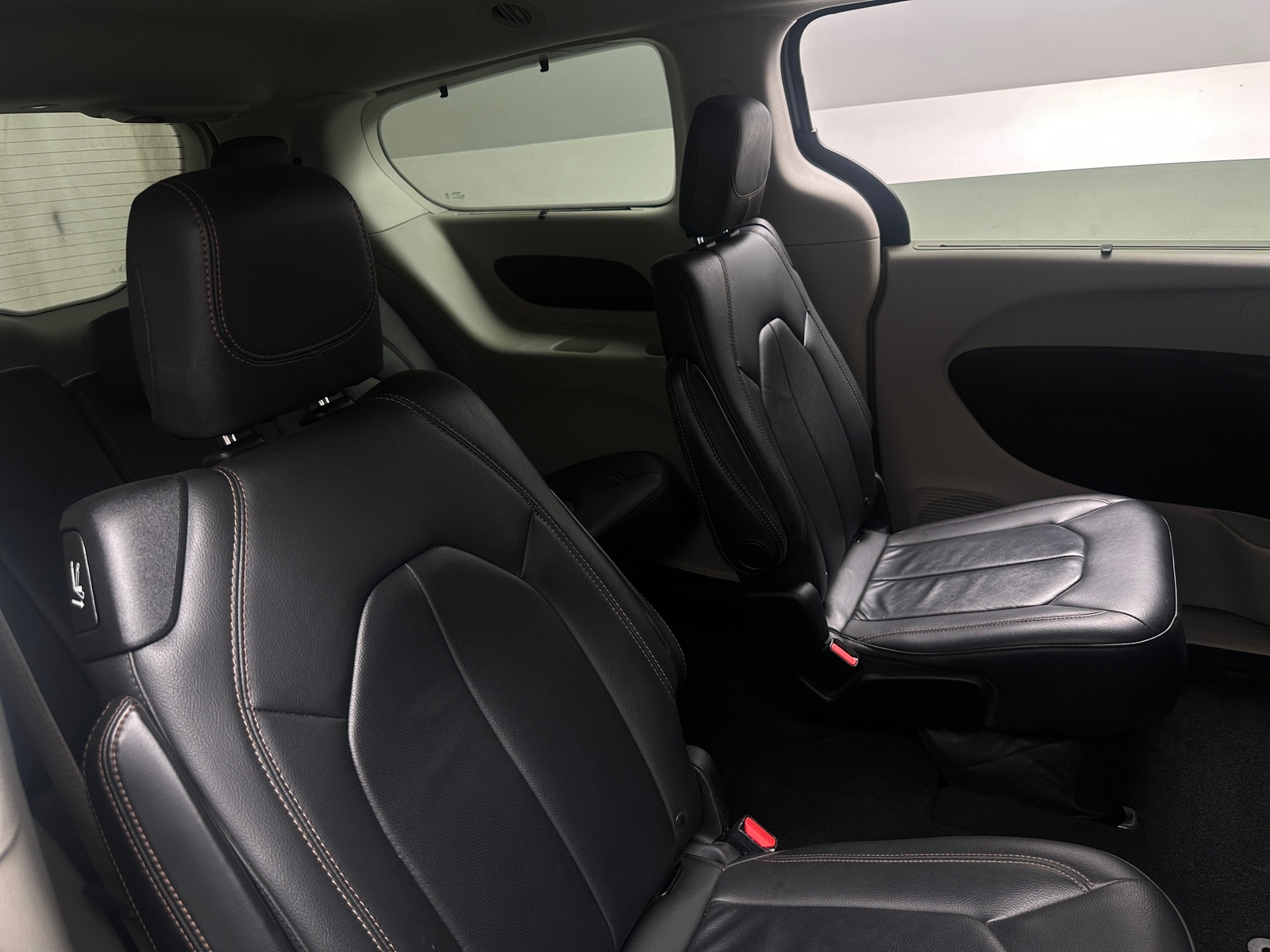 Thumbnail: 2017 Chrysler Pacifica - 6