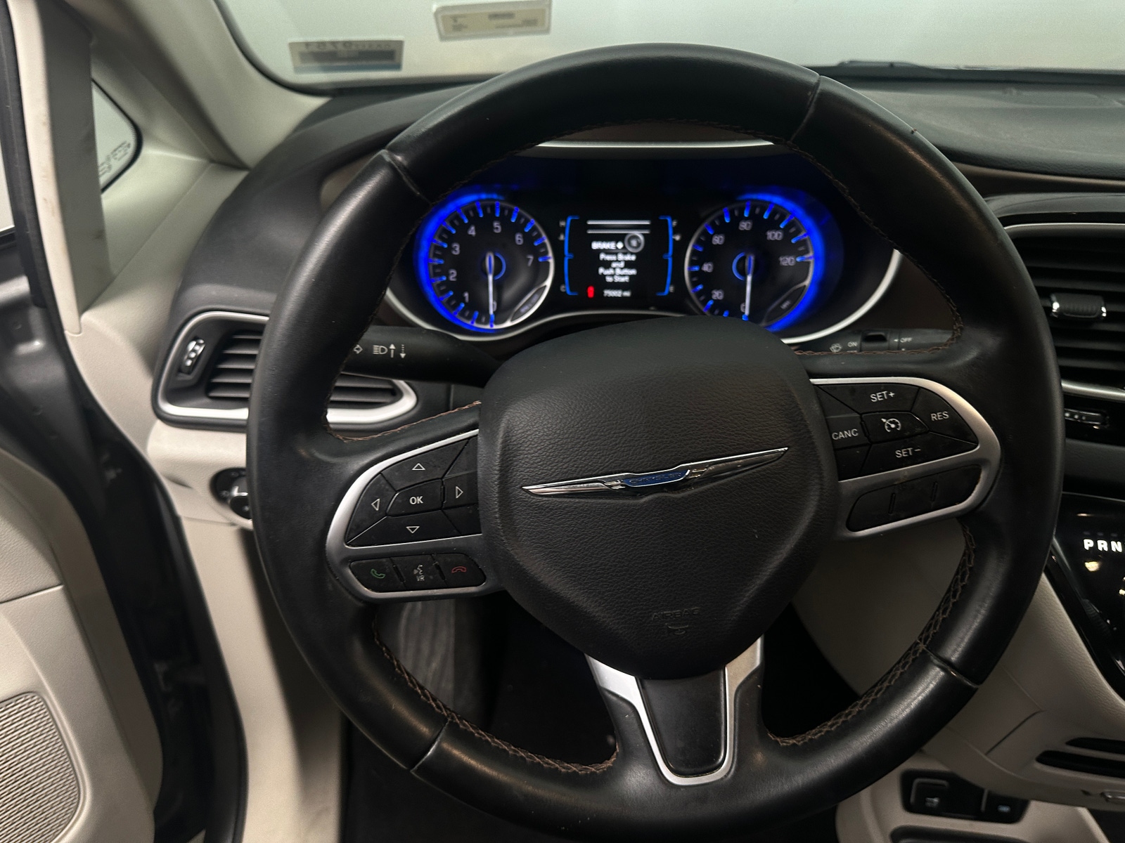 Thumbnail: 2017 Chrysler Pacifica - 5