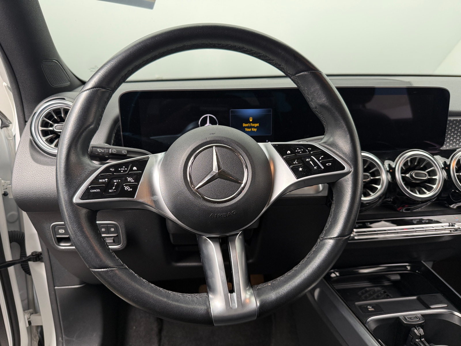 Thumbnail: 2025 Mercedes-Benz GLB - 4