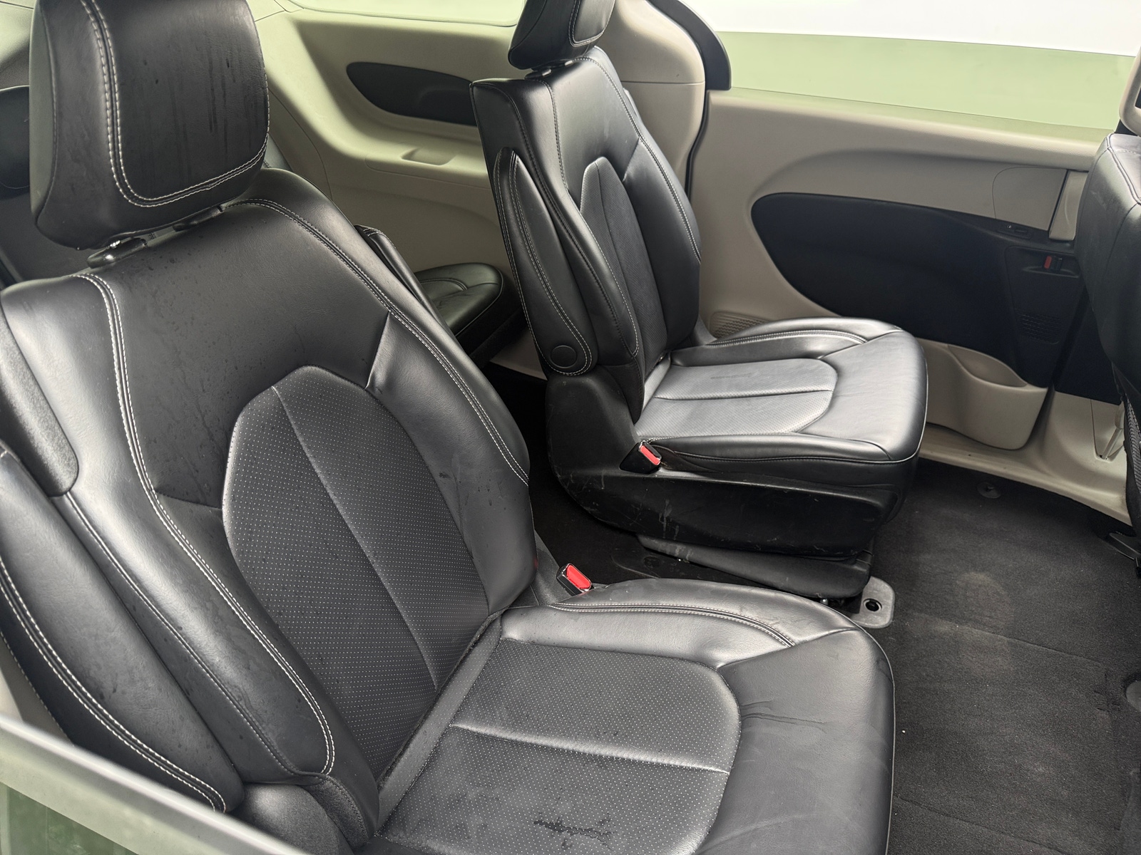 Thumbnail: 2023 Chrysler Pacifica - 5