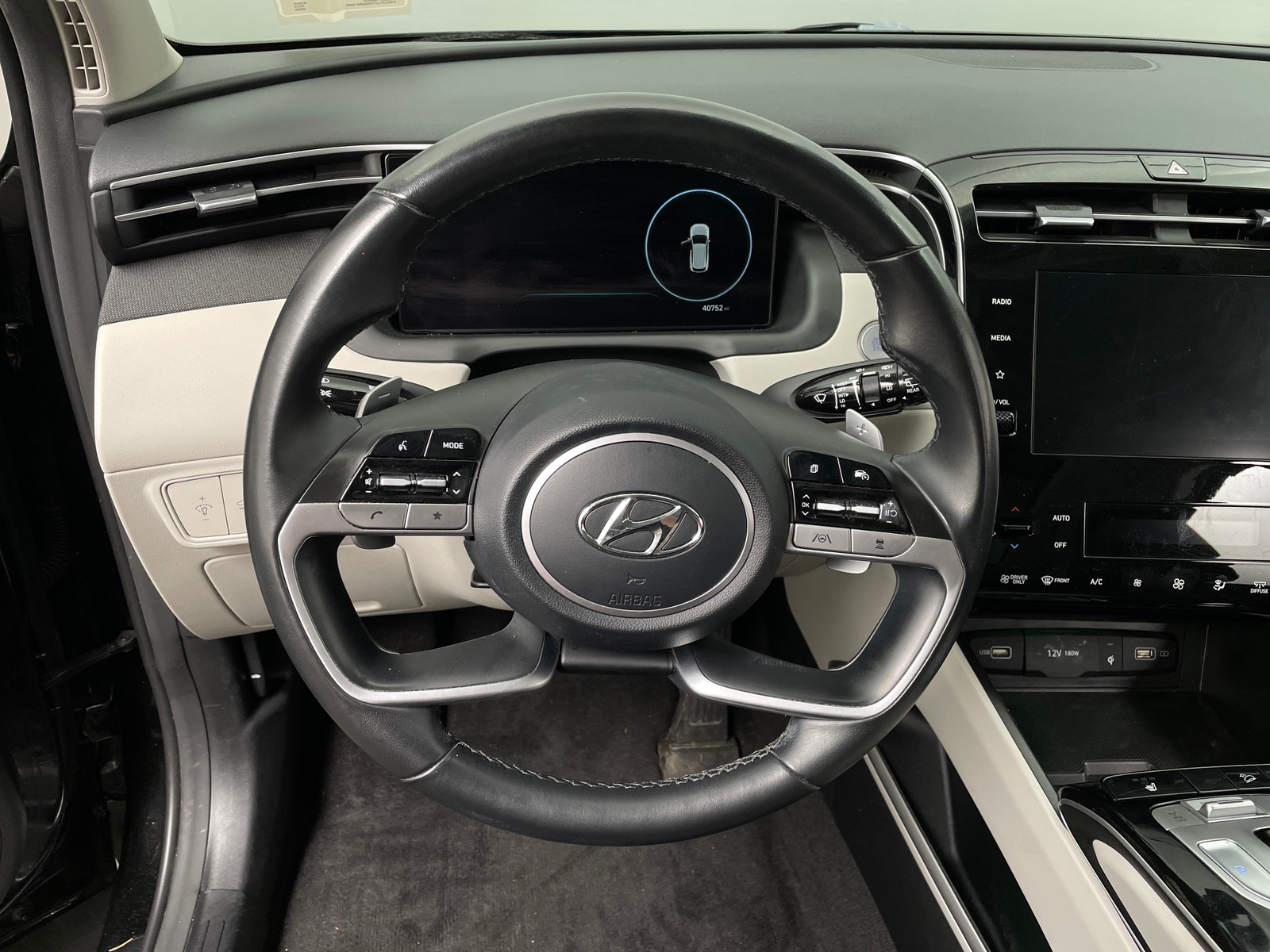 Thumbnail: 2022 Hyundai Tucson - 5