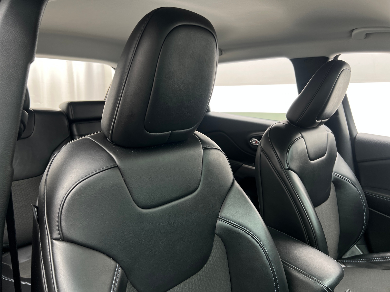 Thumbnail: 2019 Jeep Cherokee - 2