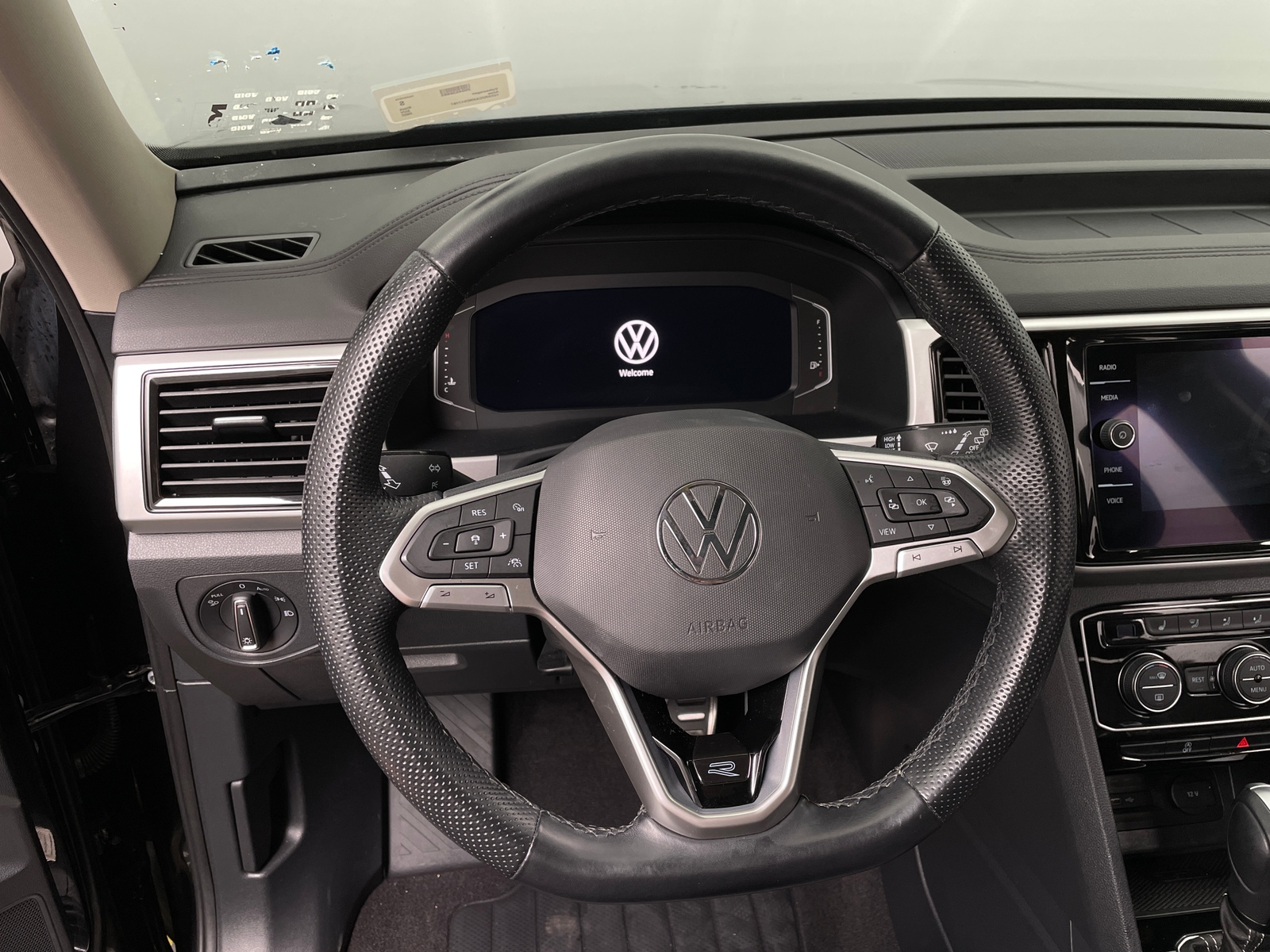 Thumbnail: 2022 Volkswagen Atlas - 4