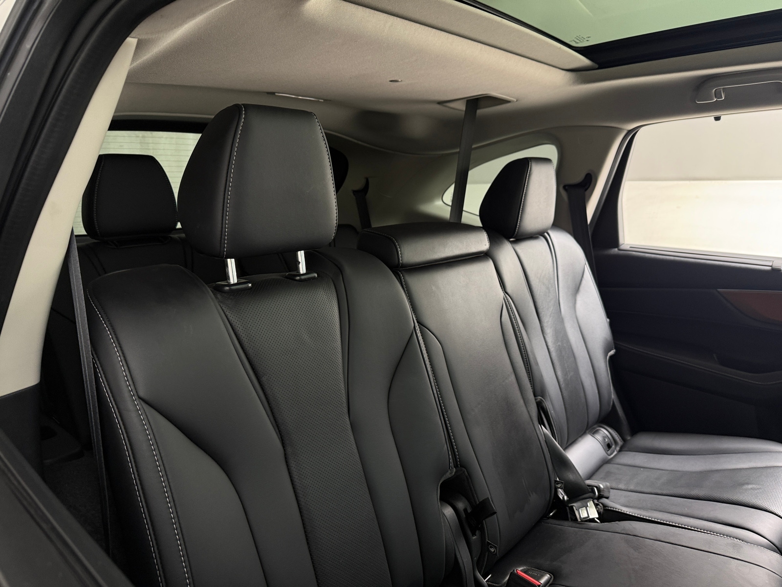 Thumbnail: 2022 Acura MDX - 5