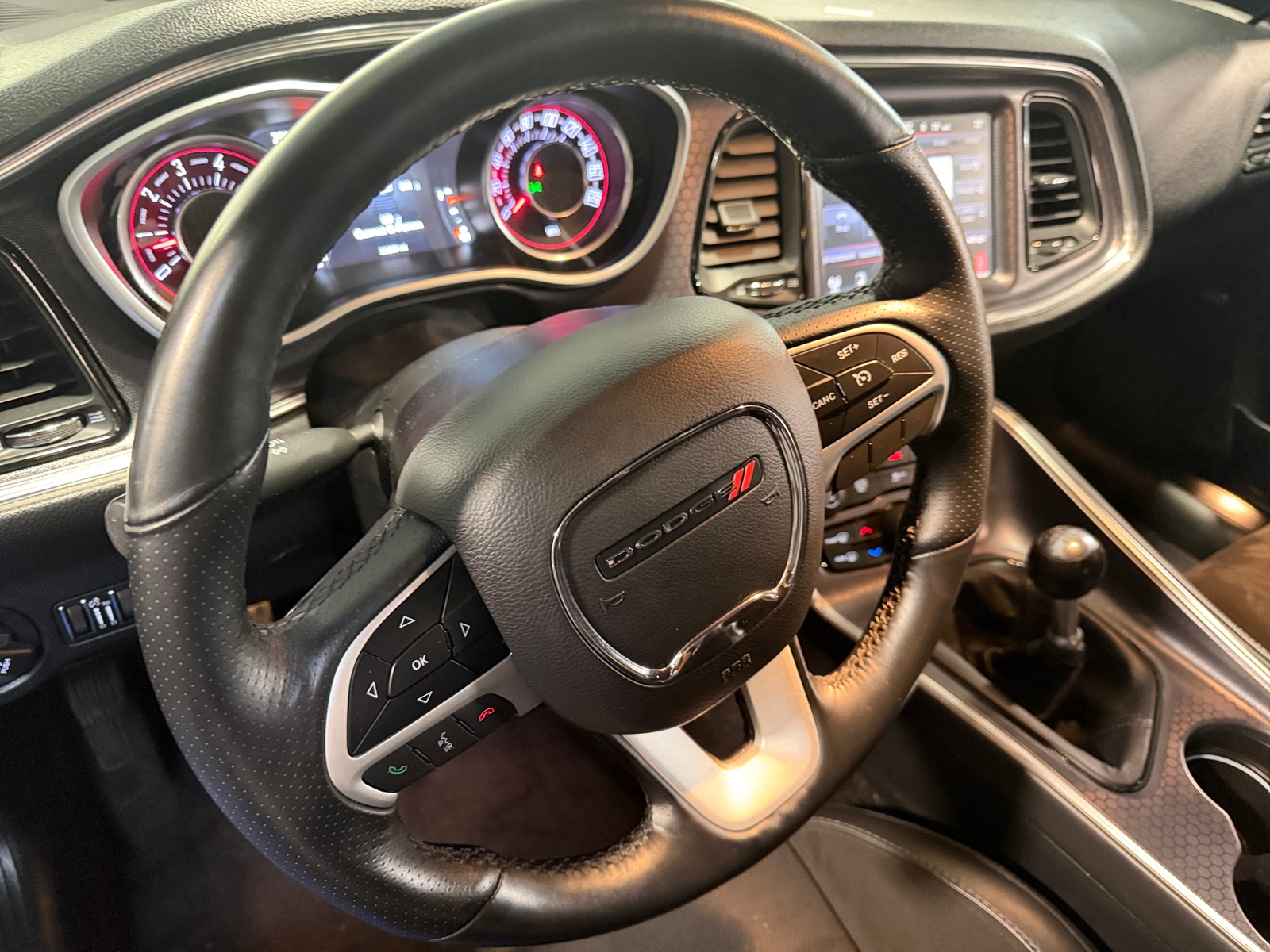 Thumbnail: 2016 Dodge Challenger - 4
