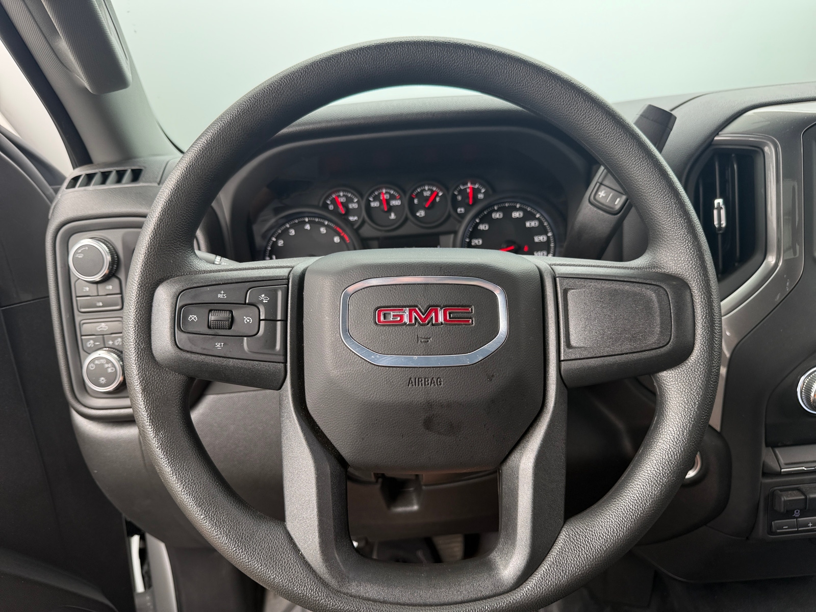 Thumbnail: 2025 GMC Sierra 2500 - 4