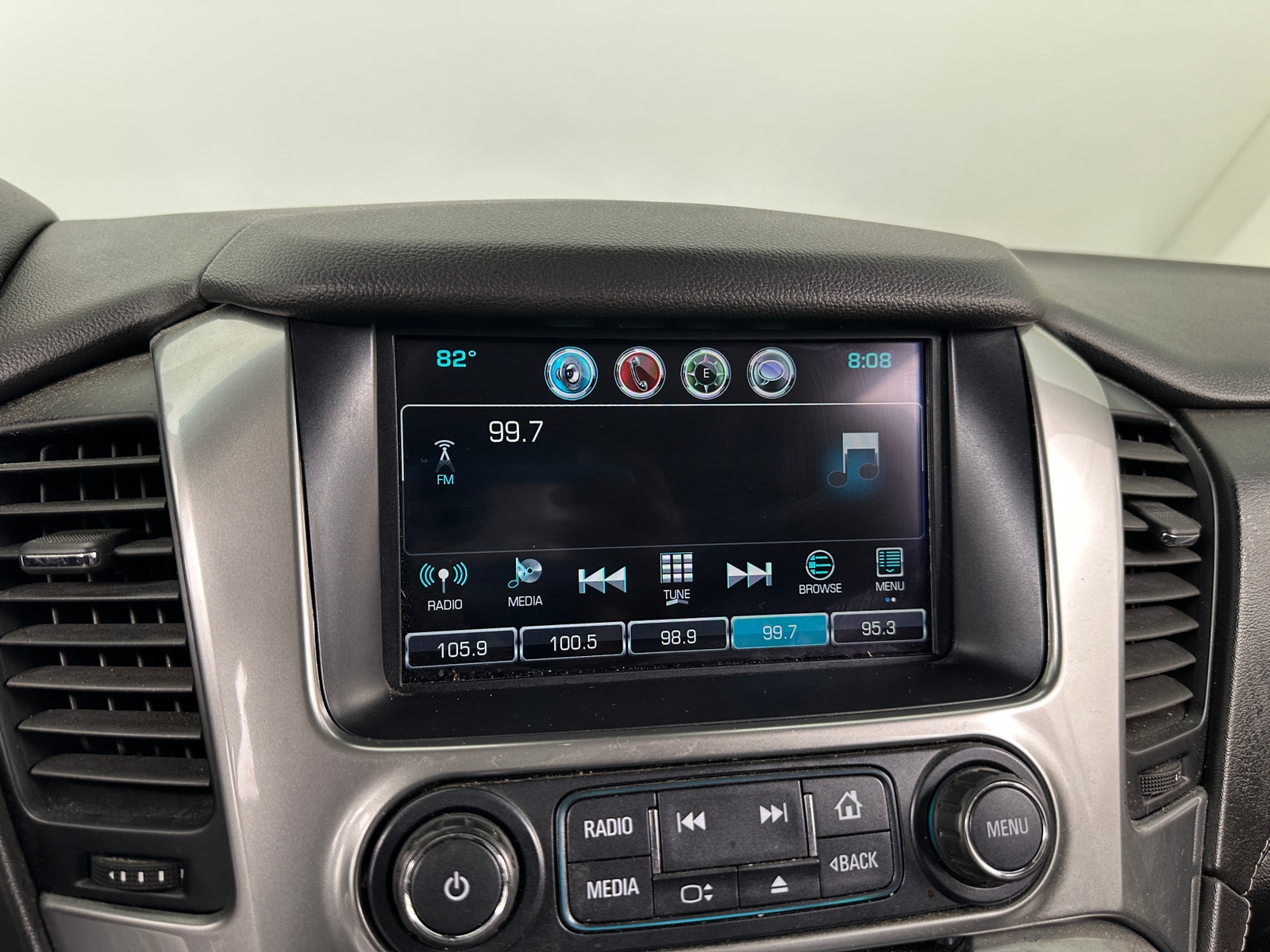 Thumbnail: 2019 Chevrolet Tahoe - 3