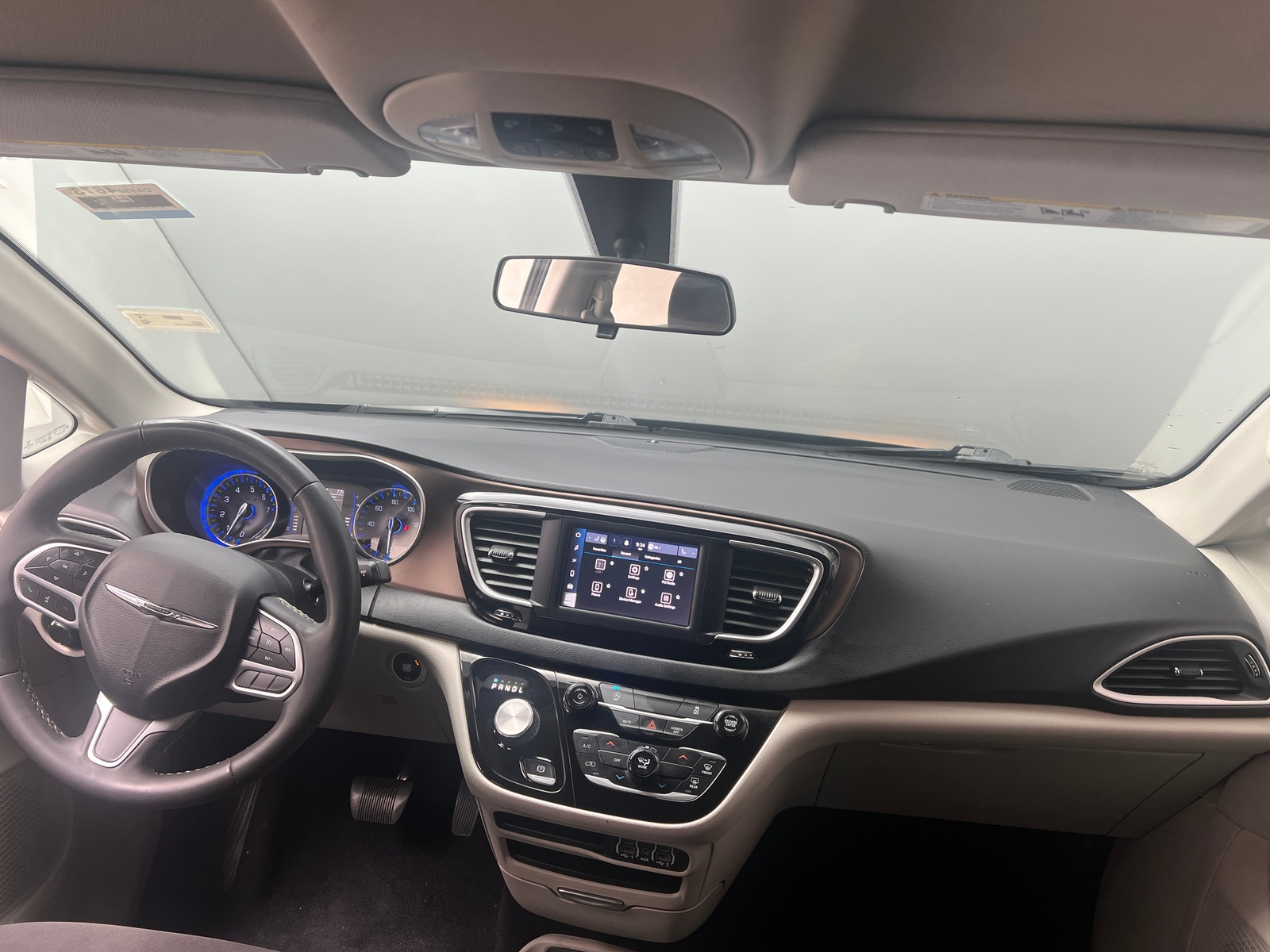 Thumbnail: 2022 Chrysler Voyager - 3