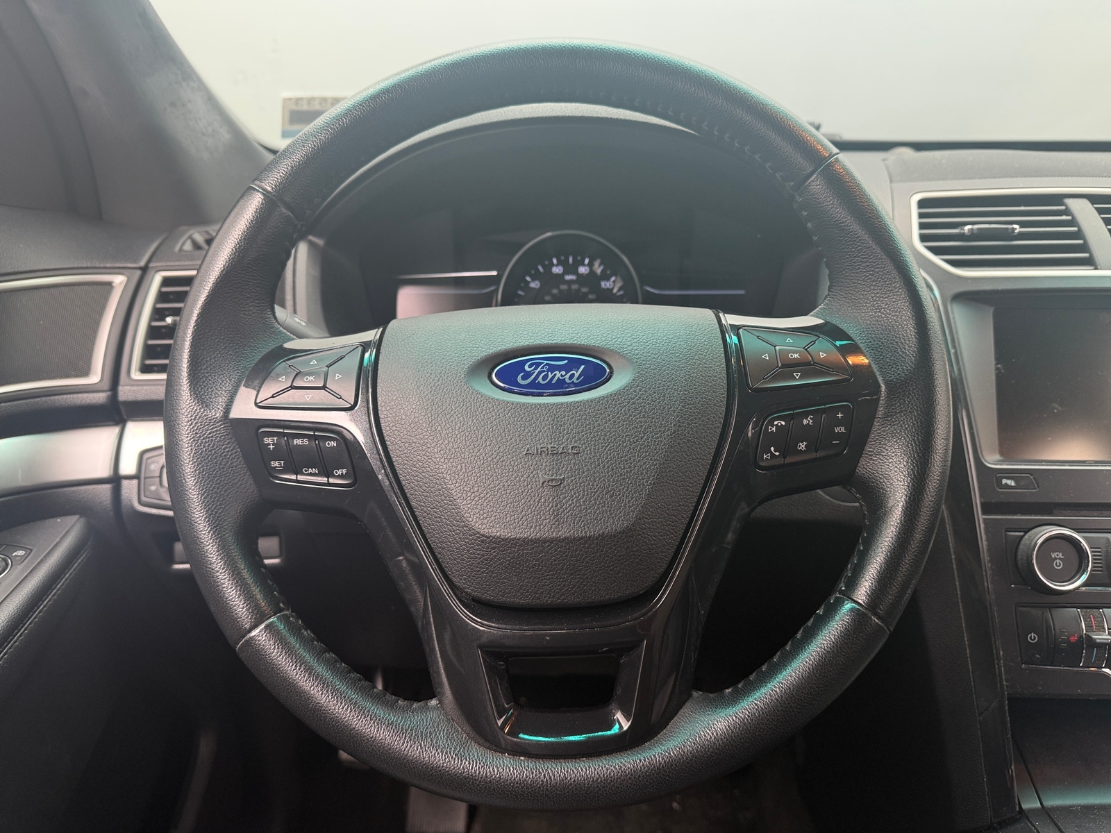 Thumbnail: 2016 Ford Explorer - 5