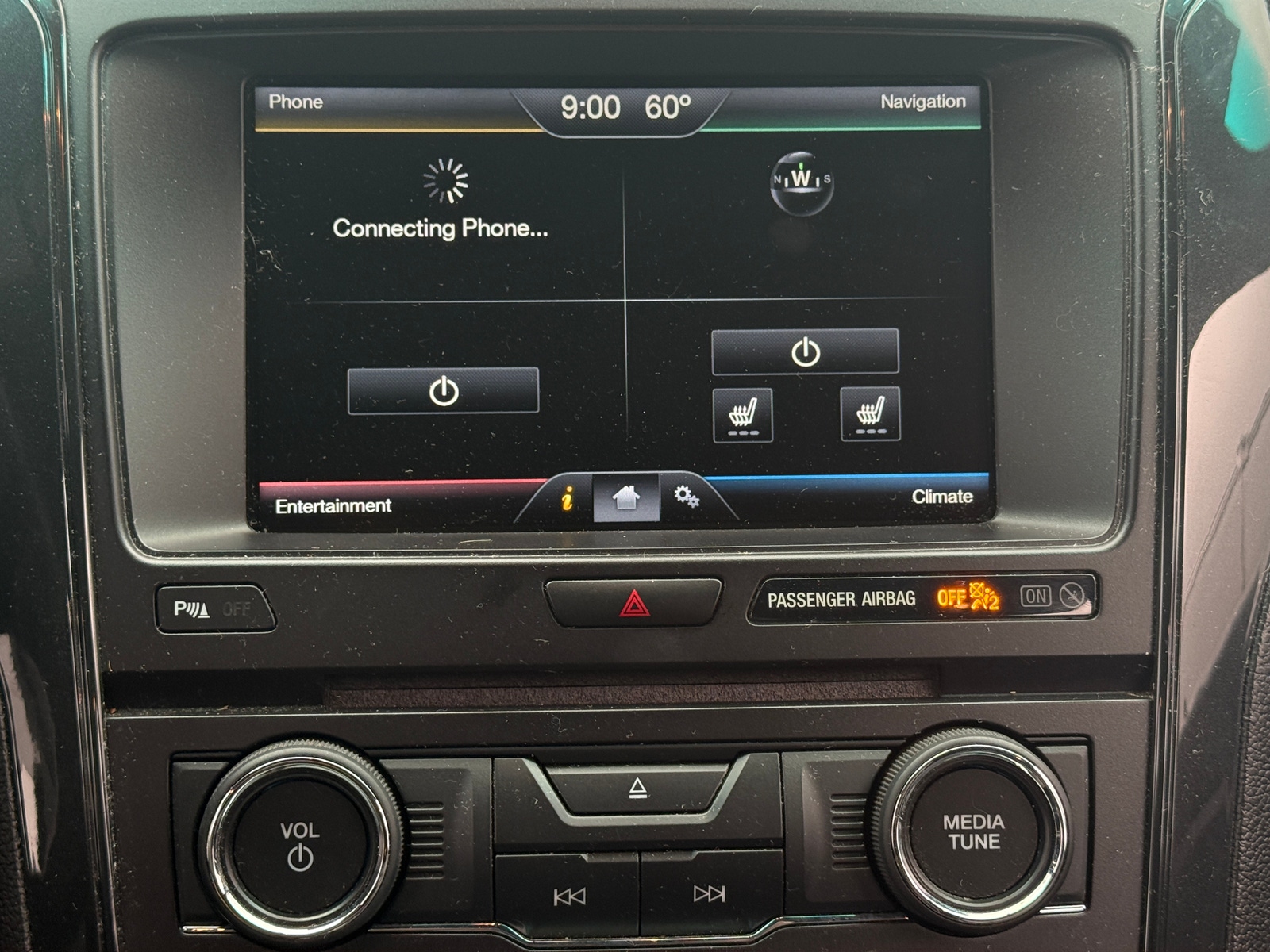 Thumbnail: 2016 Ford Explorer - 4