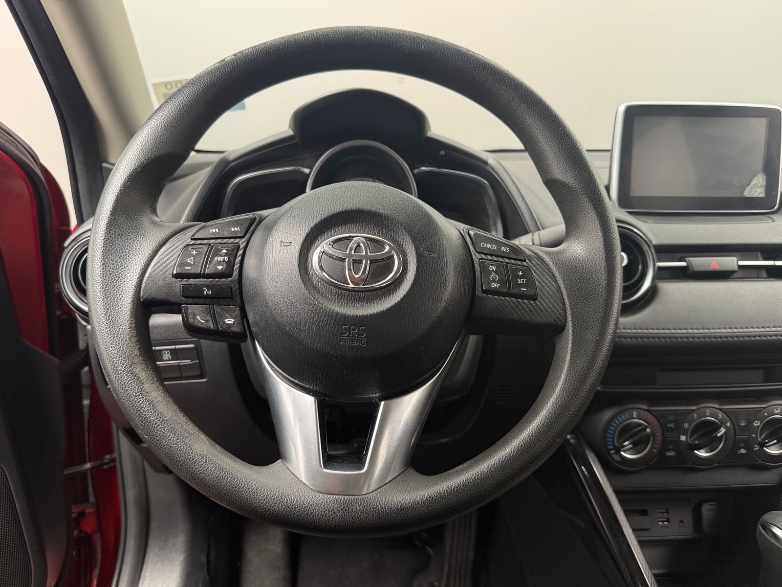 Thumbnail: 2017 Toyota Yaris iA - 5