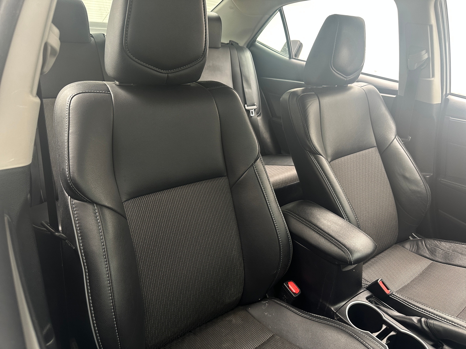 Thumbnail: 2016 Toyota Corolla - 2