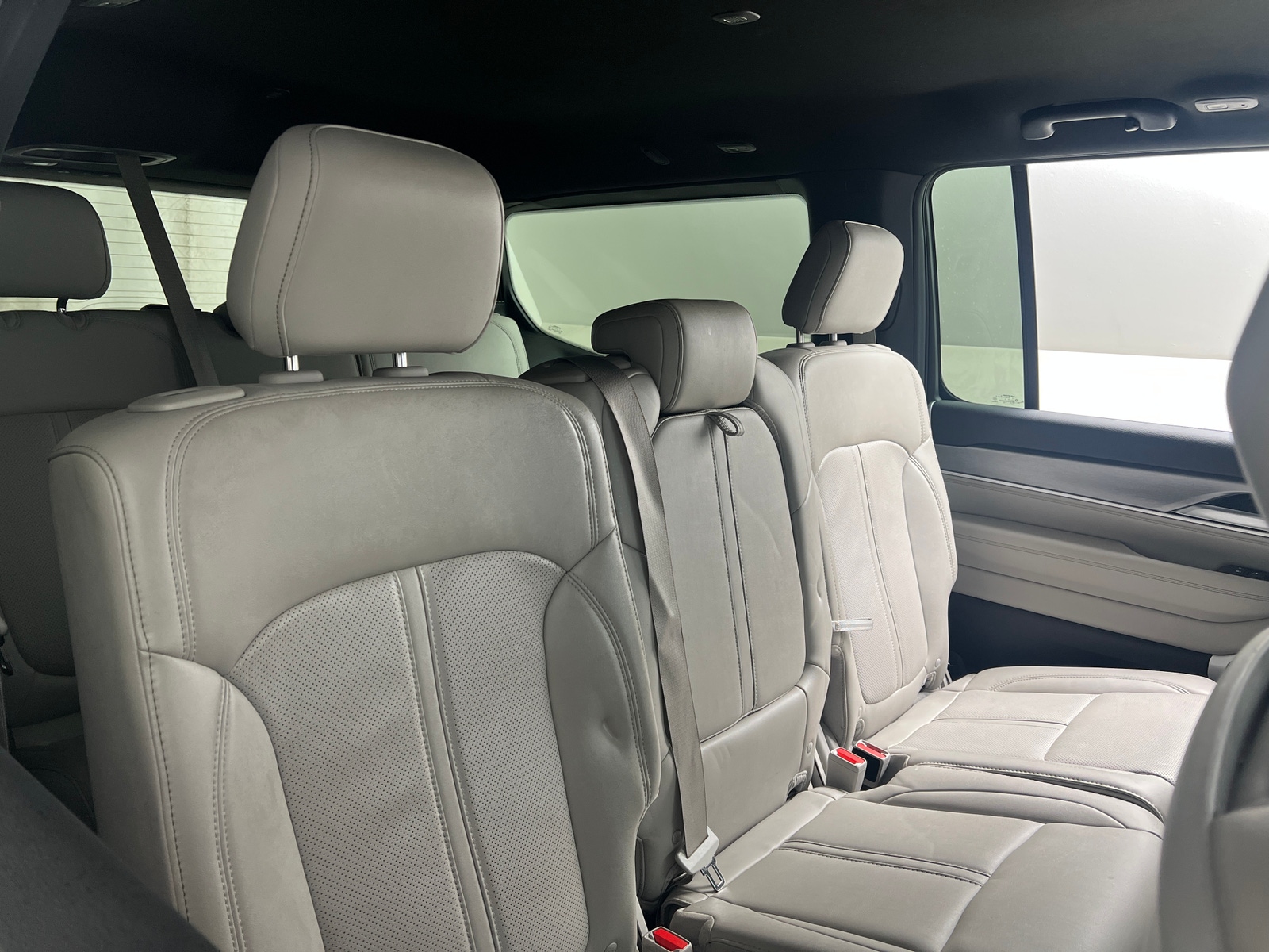 Thumbnail: 2025 Jeep Wagoneer - 5