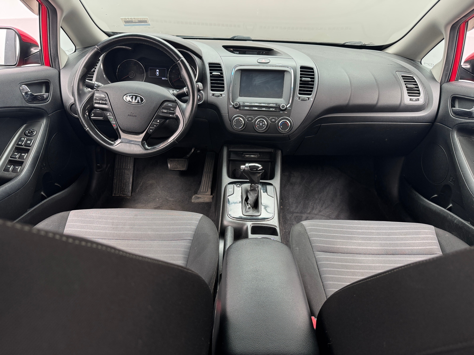Thumbnail: 2018 Kia Forte - 3