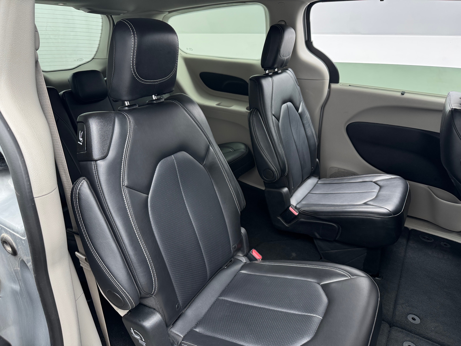 Thumbnail: 2024 Chrysler Pacifica - 5