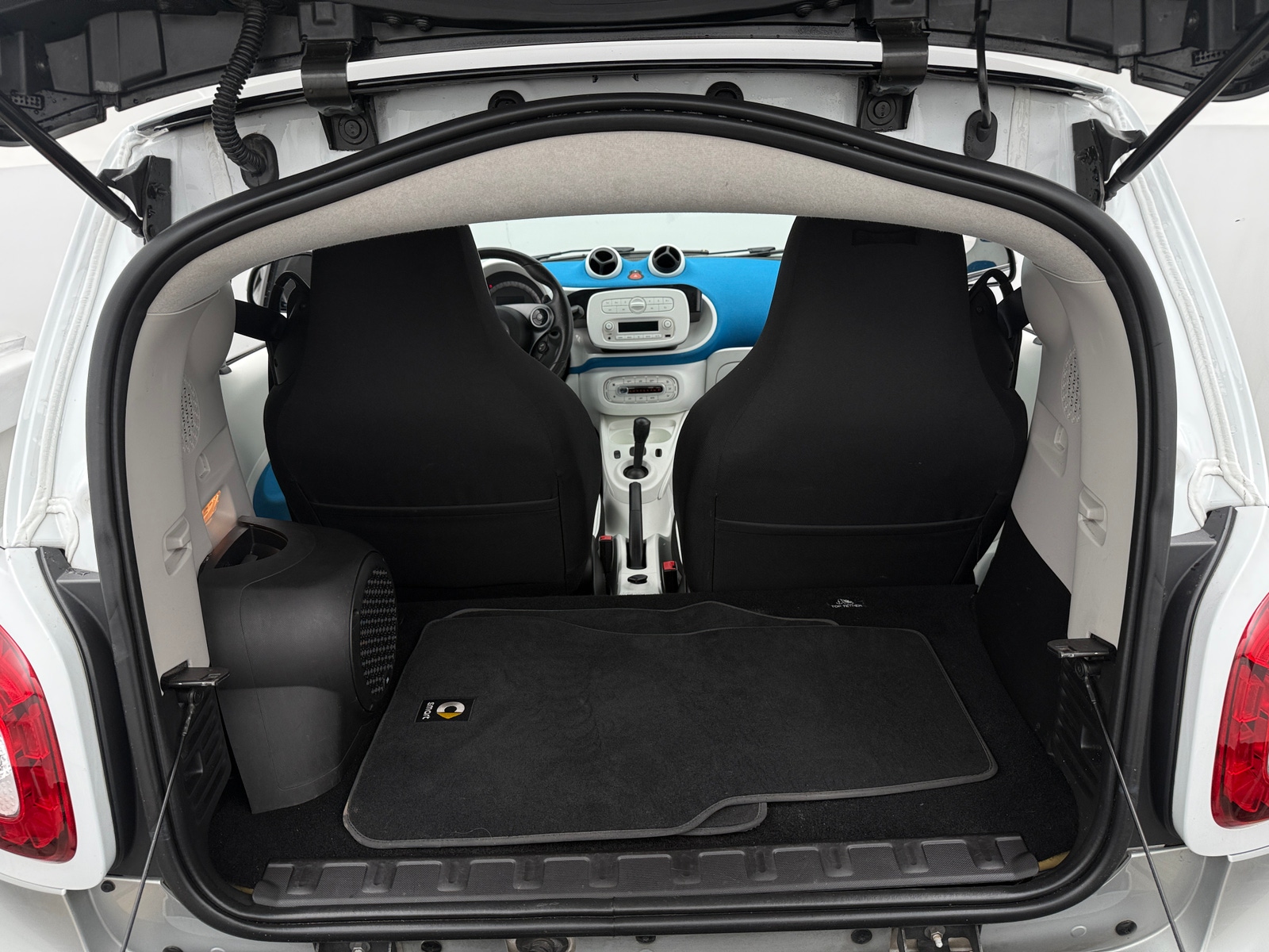 Thumbnail: 2017 smart fortwo - 5