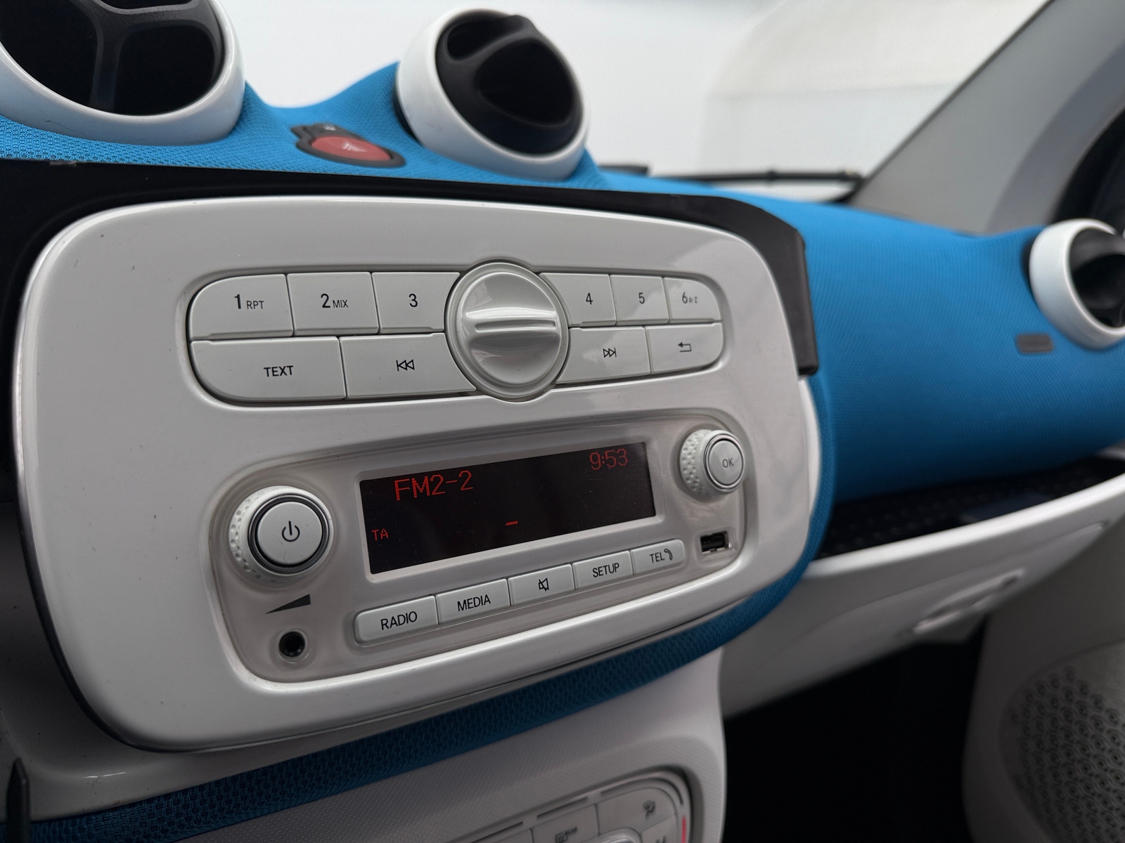 Thumbnail: 2017 smart fortwo - 3