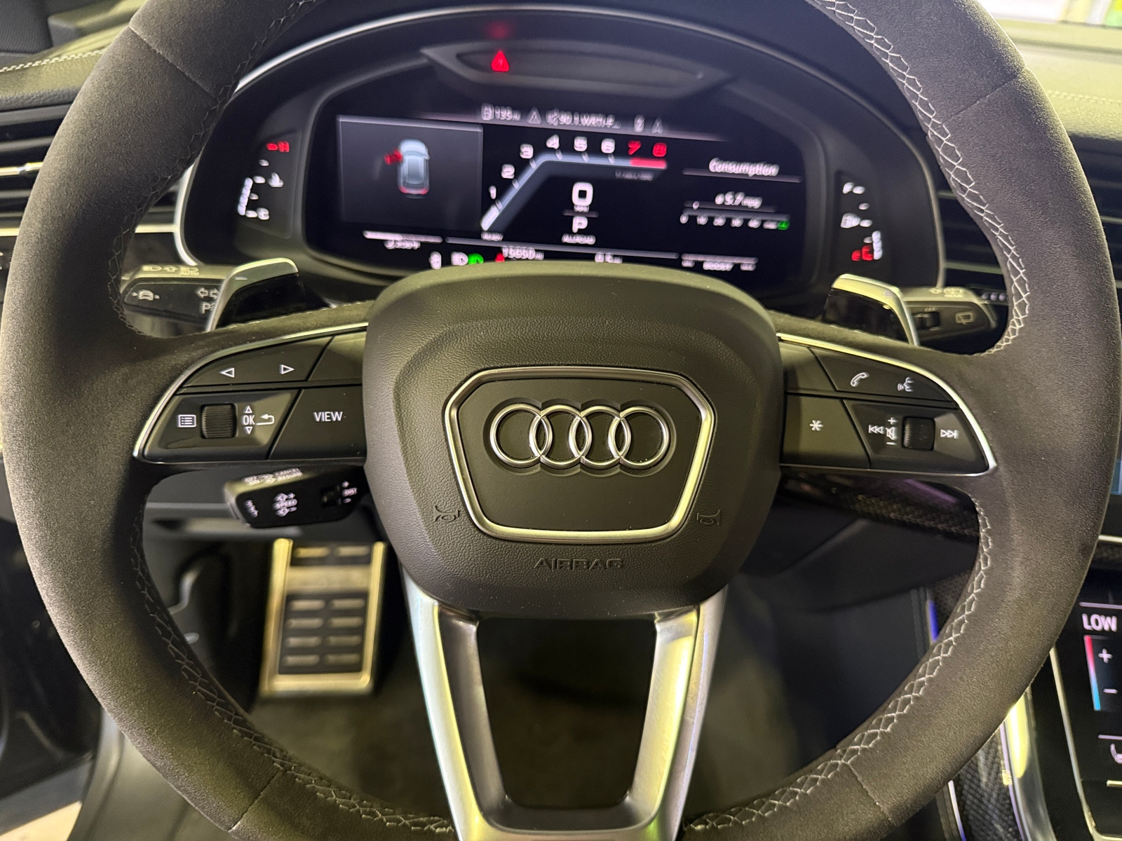 Thumbnail: 2023 Audi SQ8 - 4